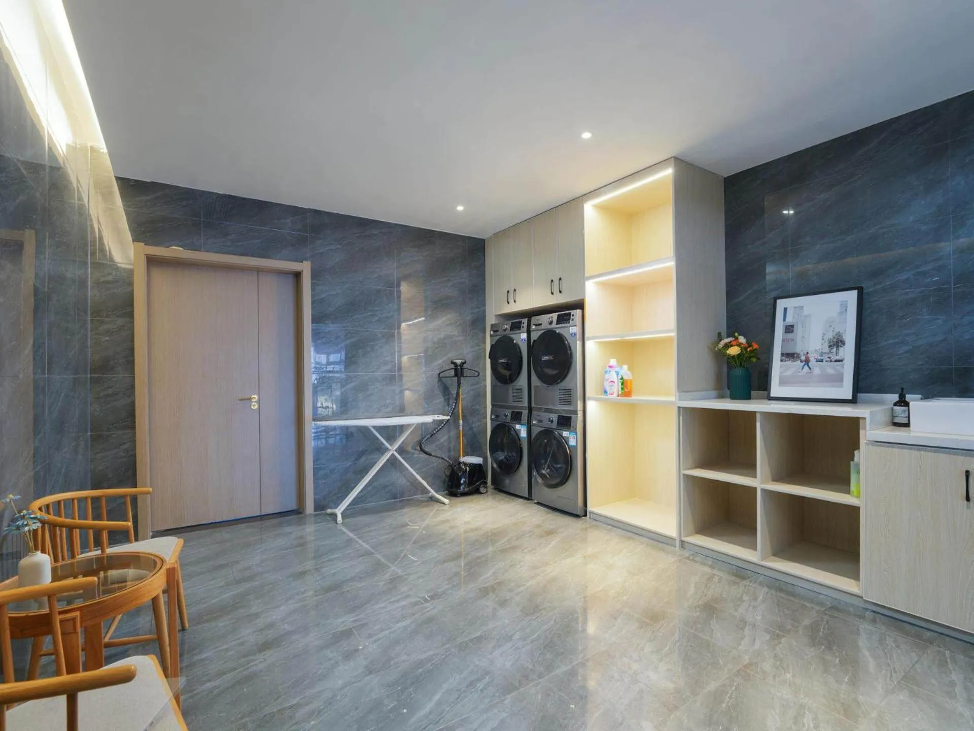 Kyriad Hotel Baoying Jinyuan Square High-speed Railway Station