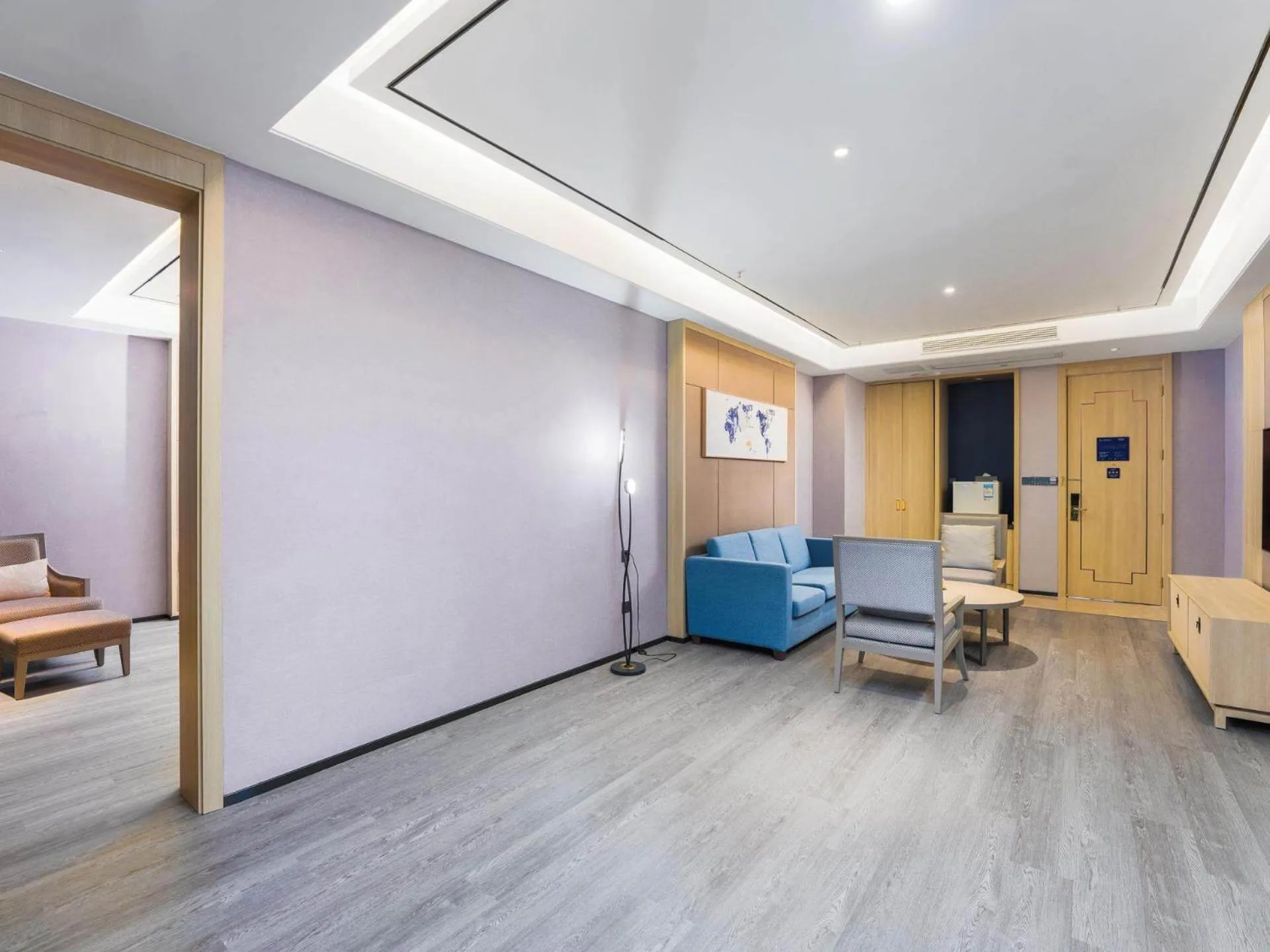 Kyriad Hotel Baoying Jinyuan Square High-speed Railway Station