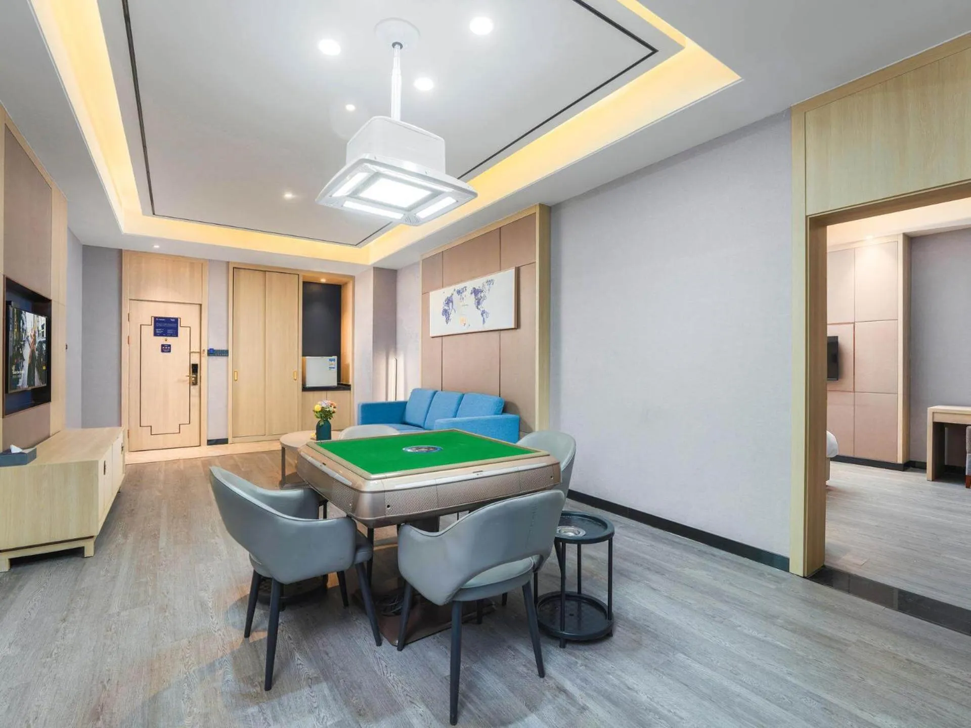 Kyriad Hotel Baoying Jinyuan Square High-speed Railway Station