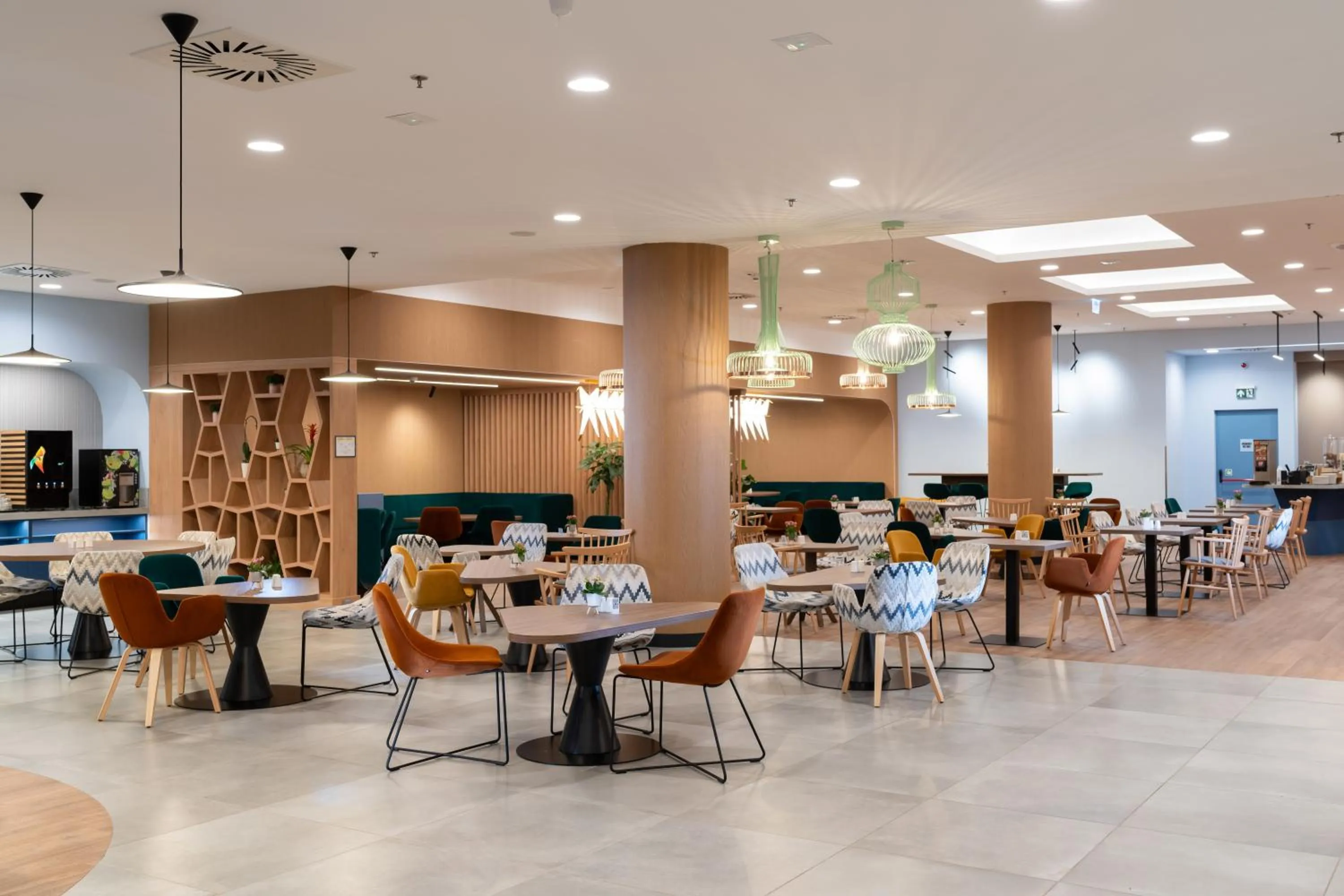 Lobby or reception in Hampton By Hilton Budapest City Centre