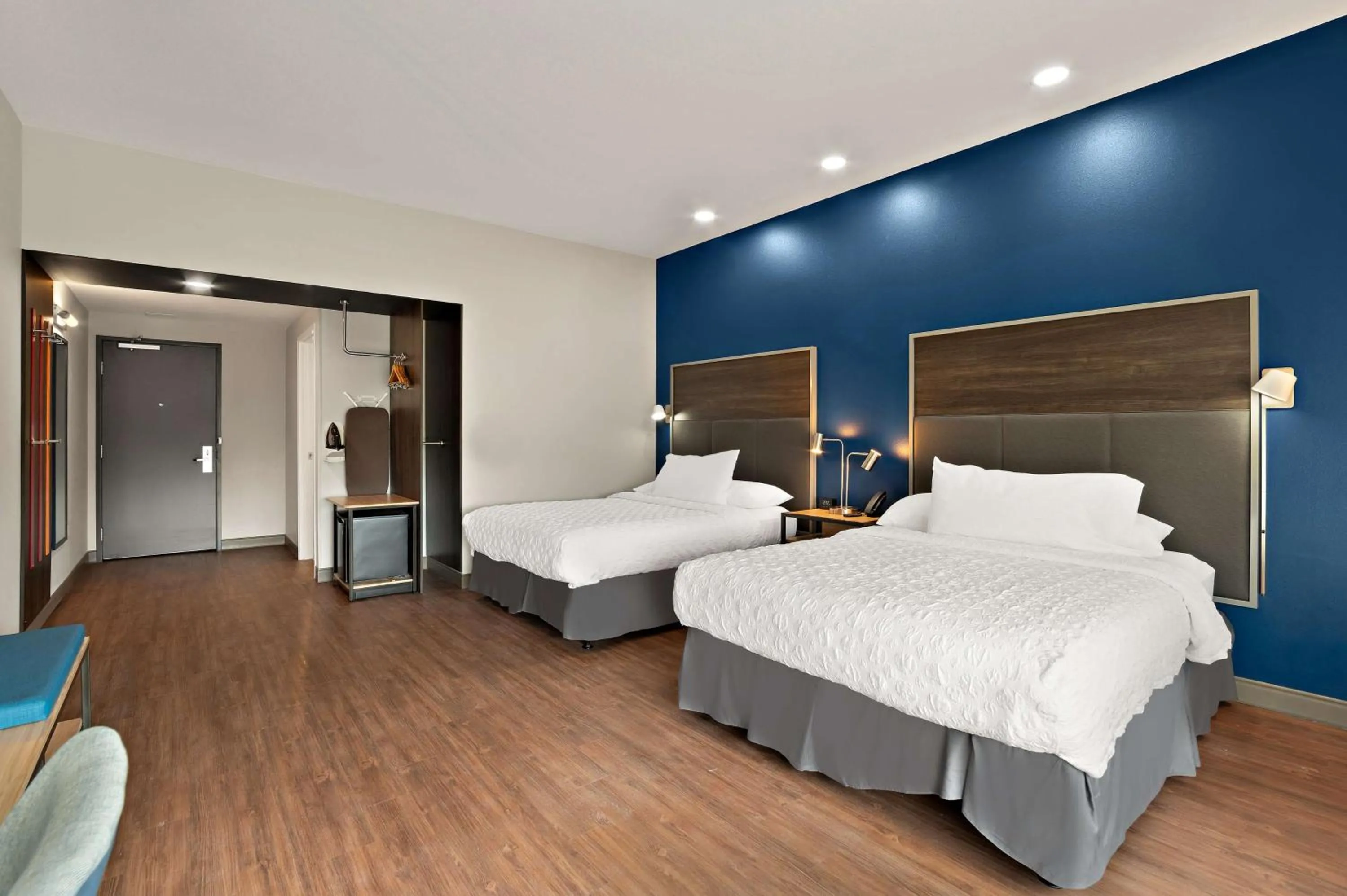 Bed in Tru By Hilton Santee