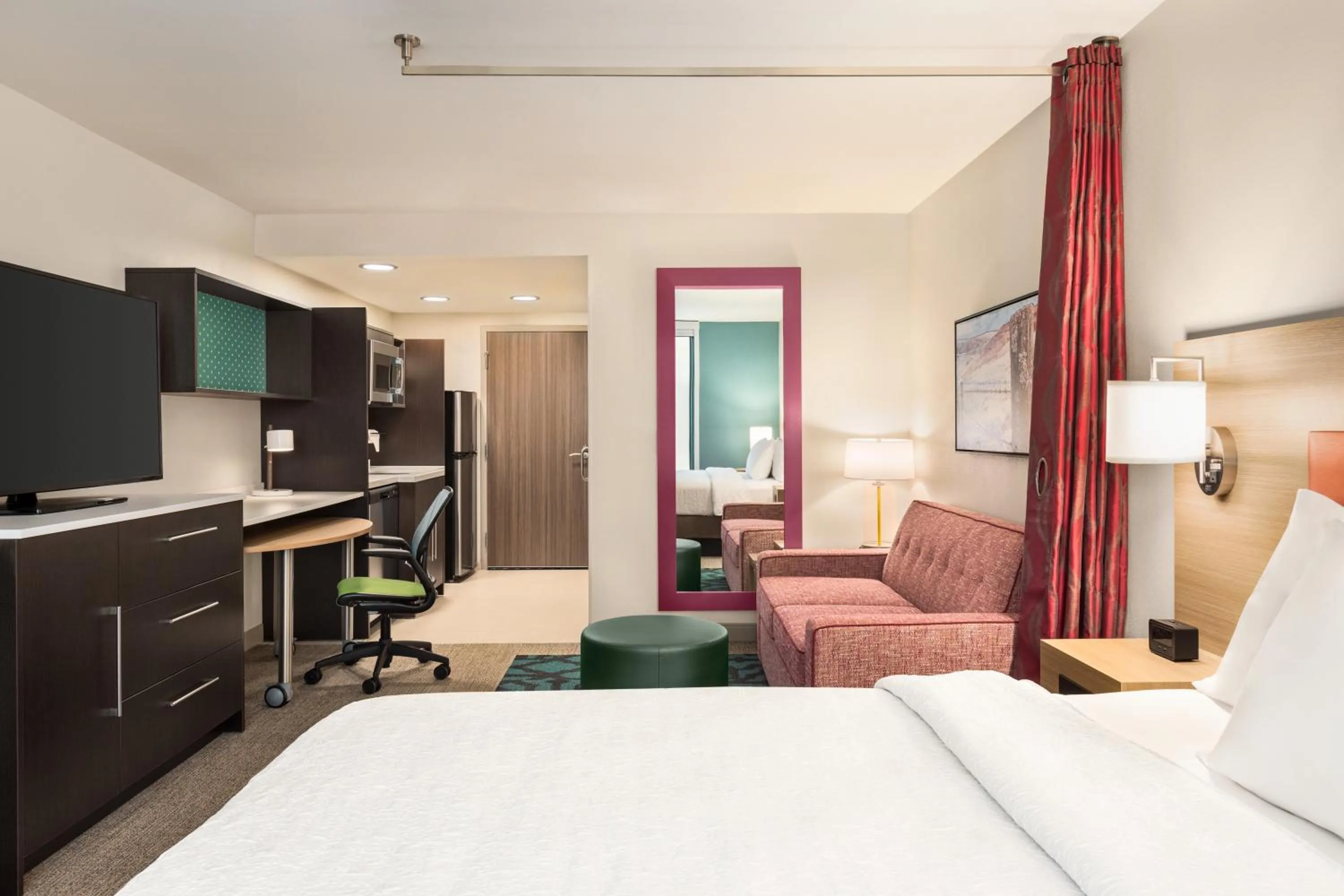 Bedroom, Bed in Home2 Suites By Hilton Cheyenne