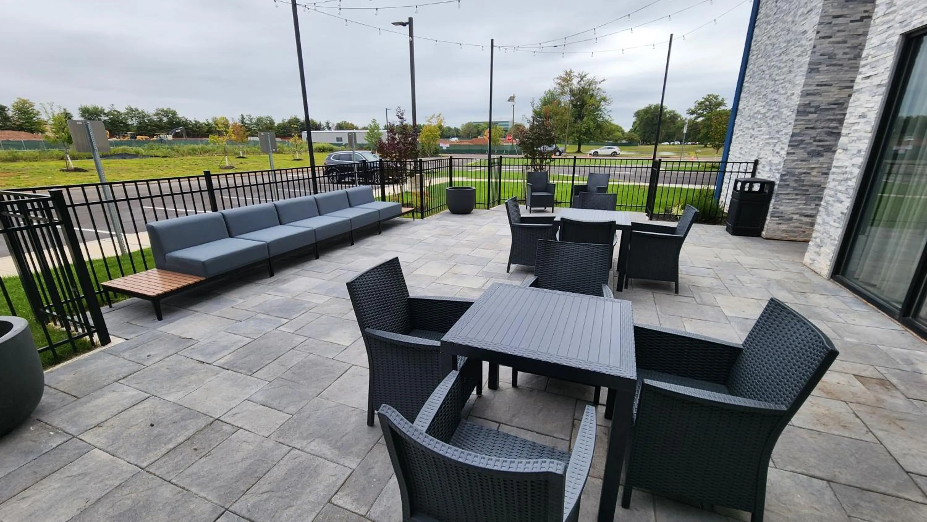 Patio in Hampton Inn & Suites Somerset