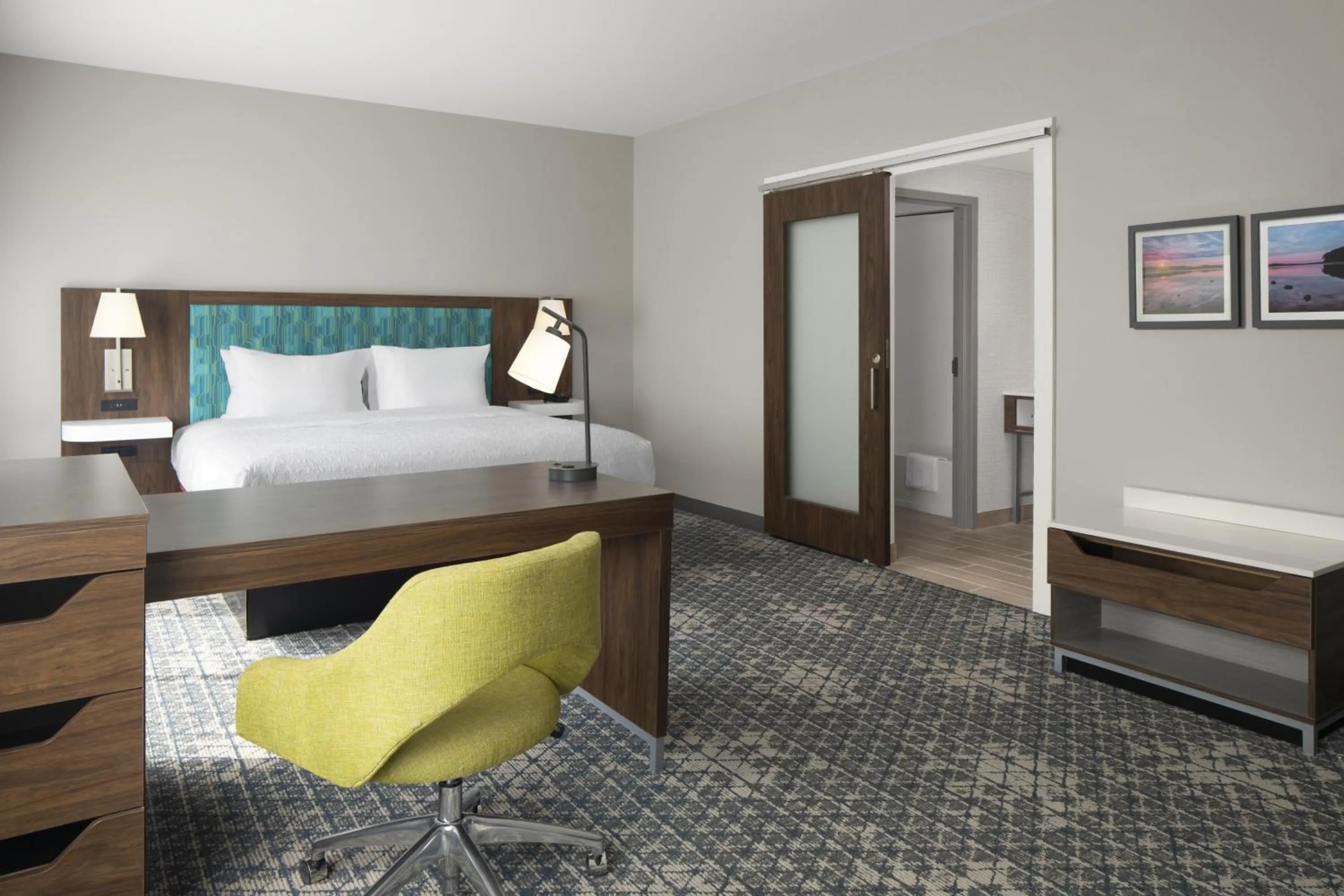 Bed in Hampton Inn & Suites Somerset