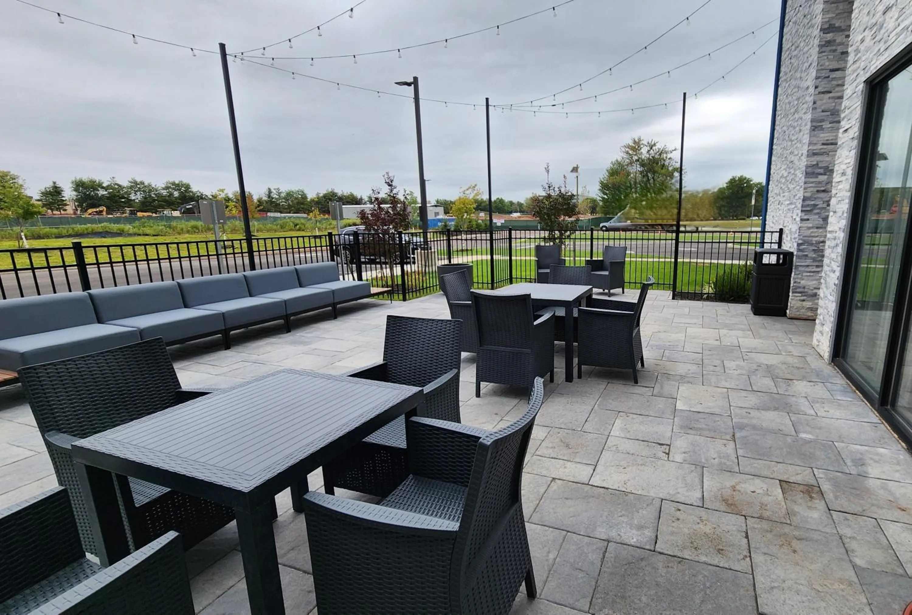 Patio in Hampton Inn & Suites Somerset