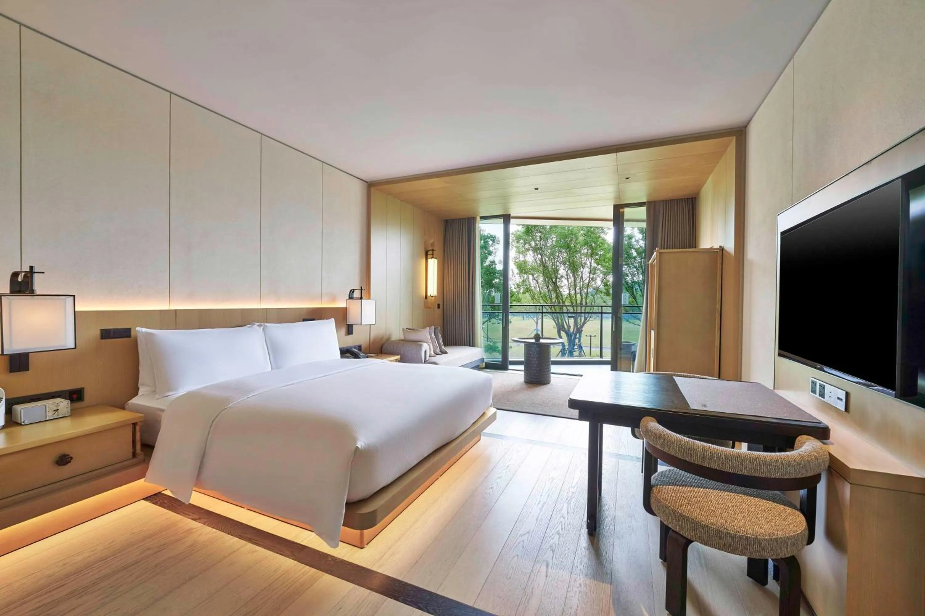 Bed in Hilton Nanjing Niushoushan