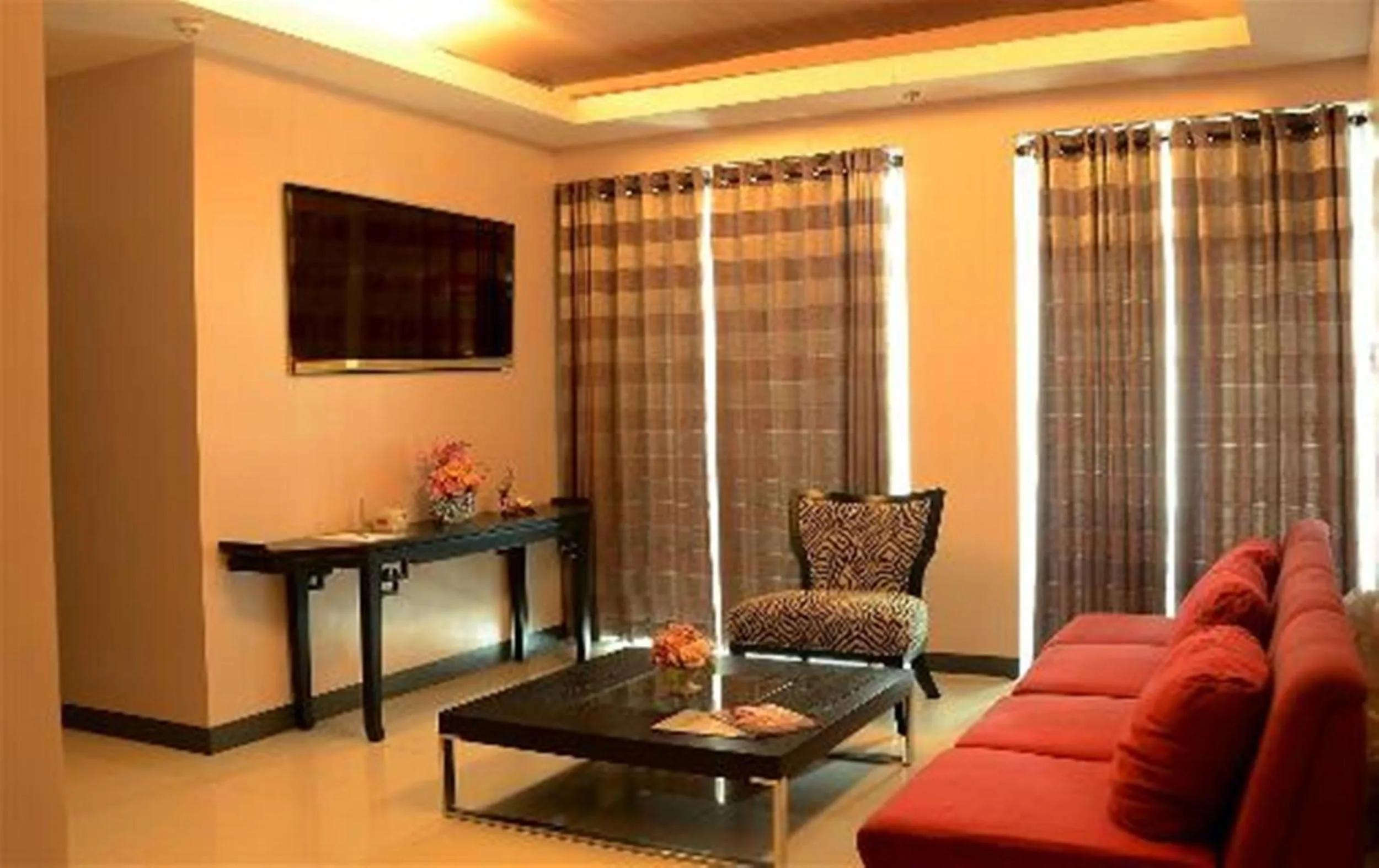 Photo of the whole room in Silver Oaks Suites & Hotel