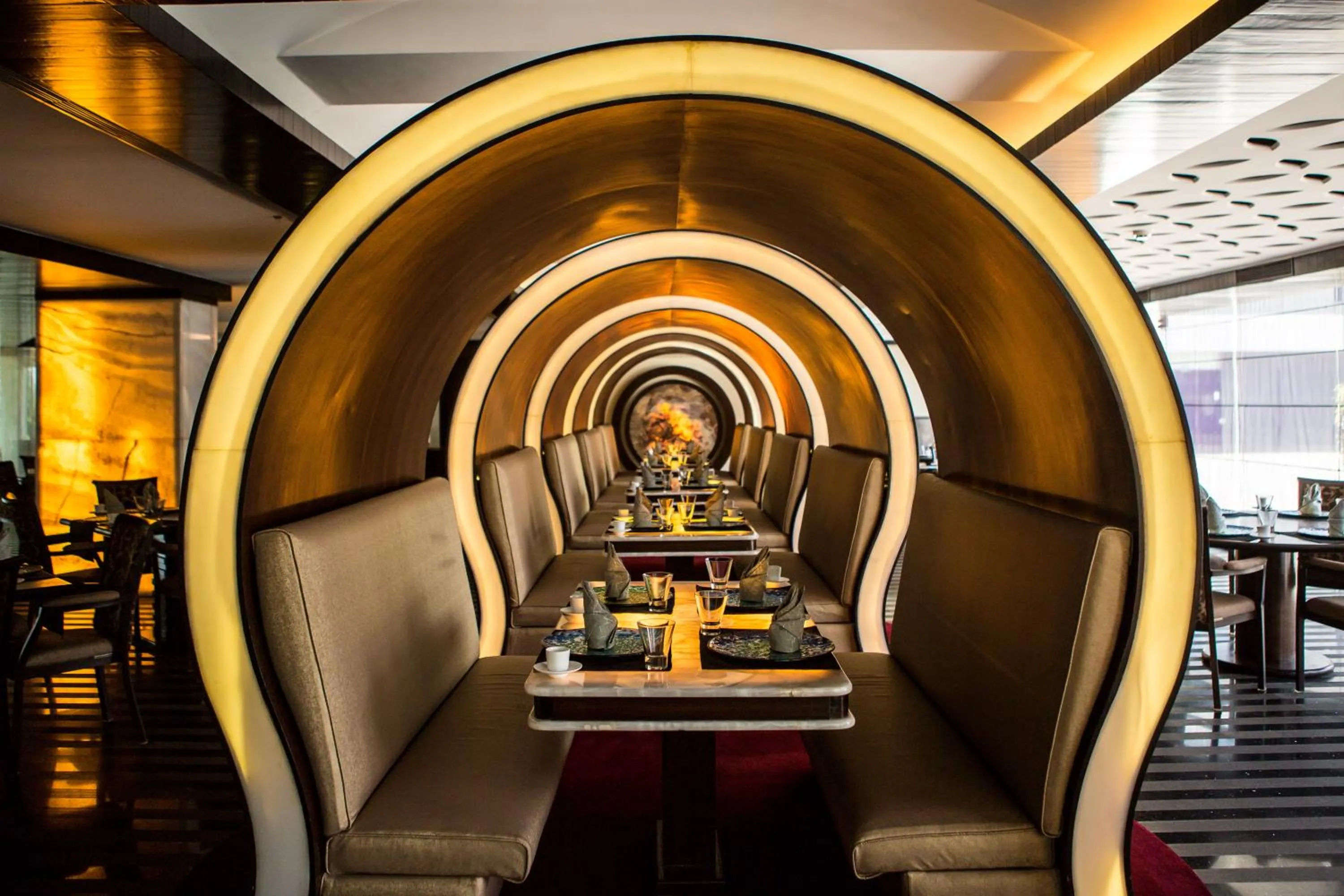 Restaurant/places to eat in The Deltin