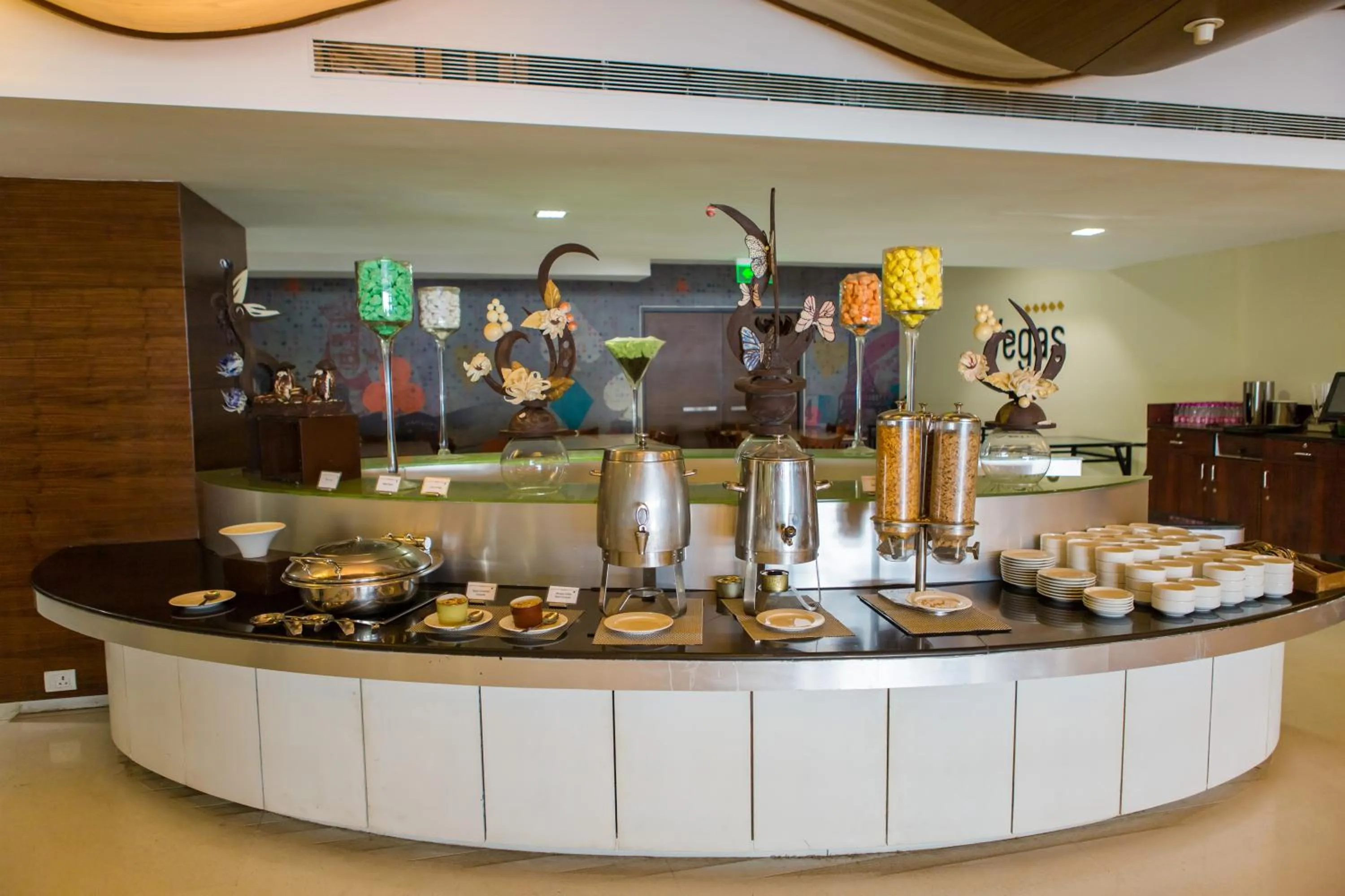 Buffet breakfast in The Deltin