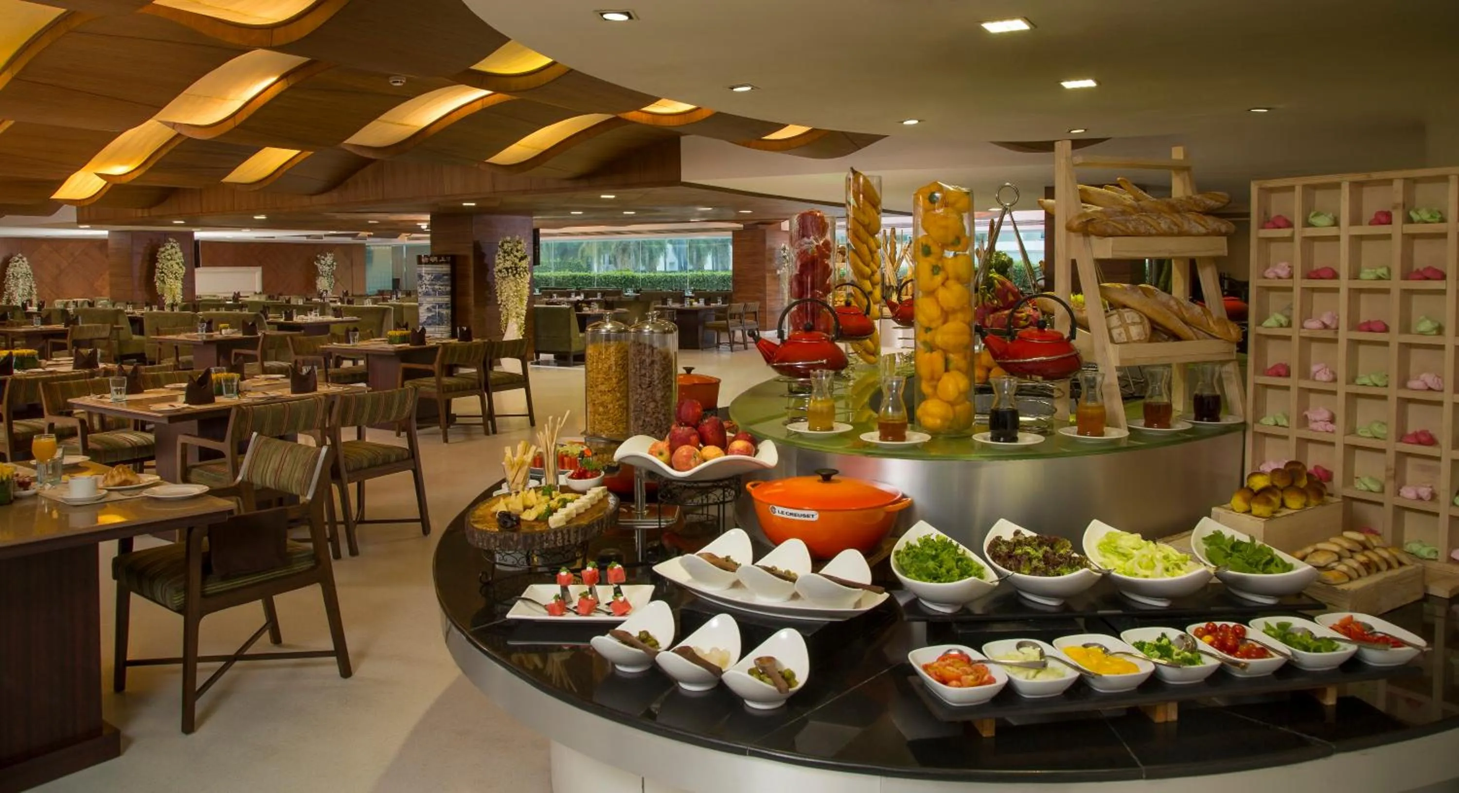 Restaurant/places to eat in The Deltin