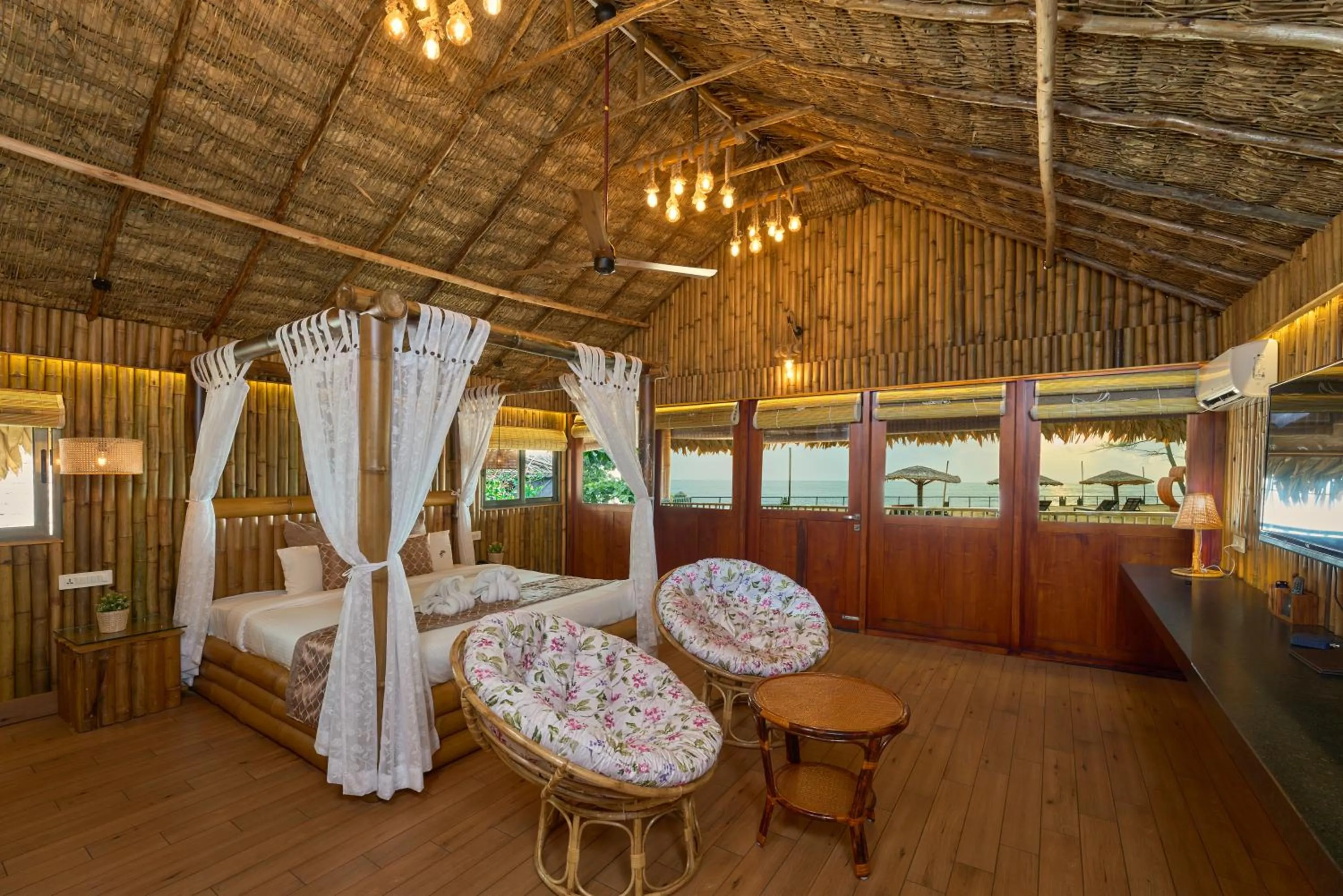 Bed in Maliekal Heritance Cherai Beach Cochin