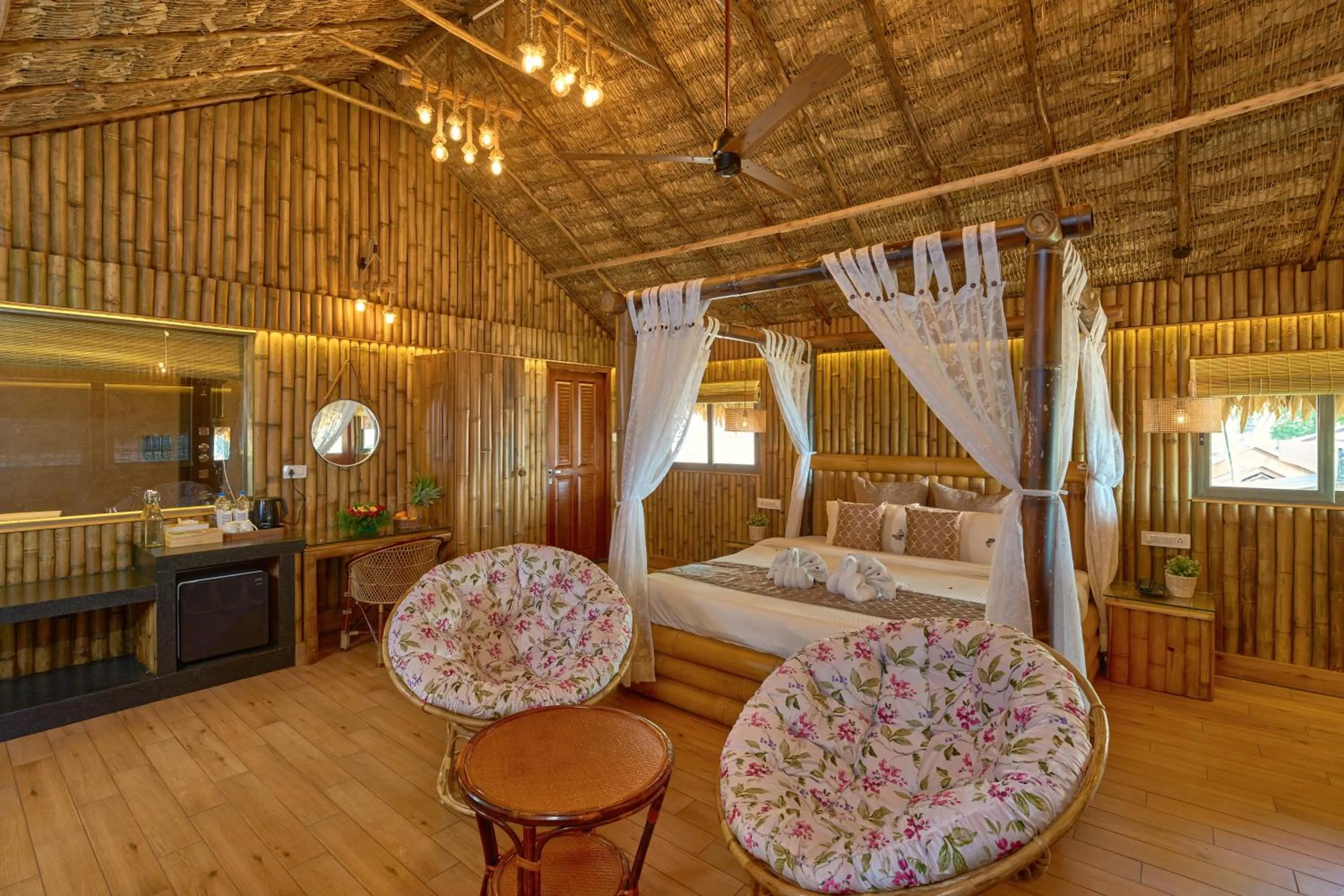 Bed in Maliekal Heritance Cherai Beach Cochin