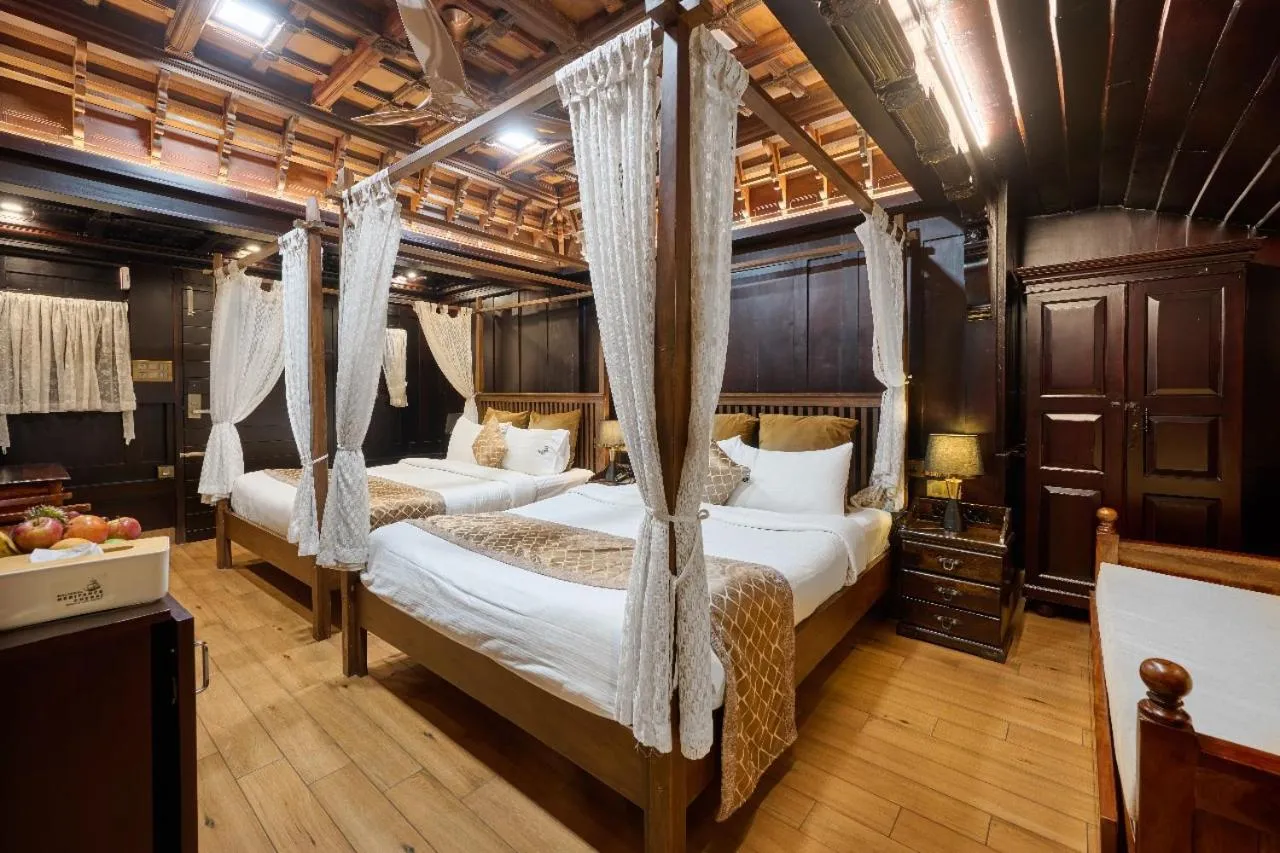 Bed in Maliekal Heritance Cherai Beach Cochin