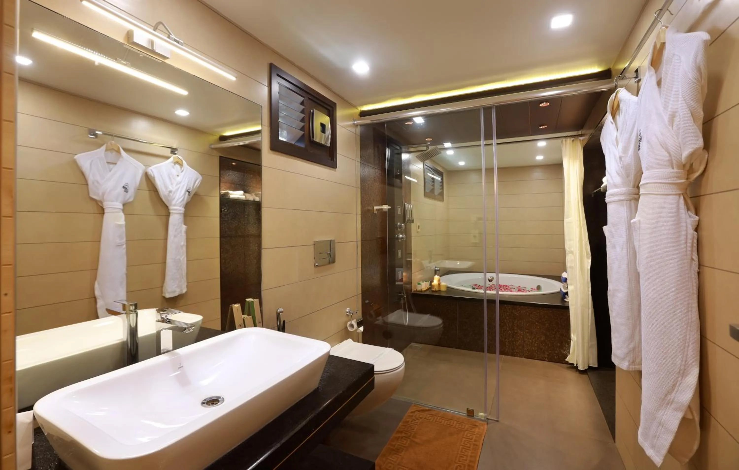 Bathroom in Maliekal Heritance Cherai Beach Cochin