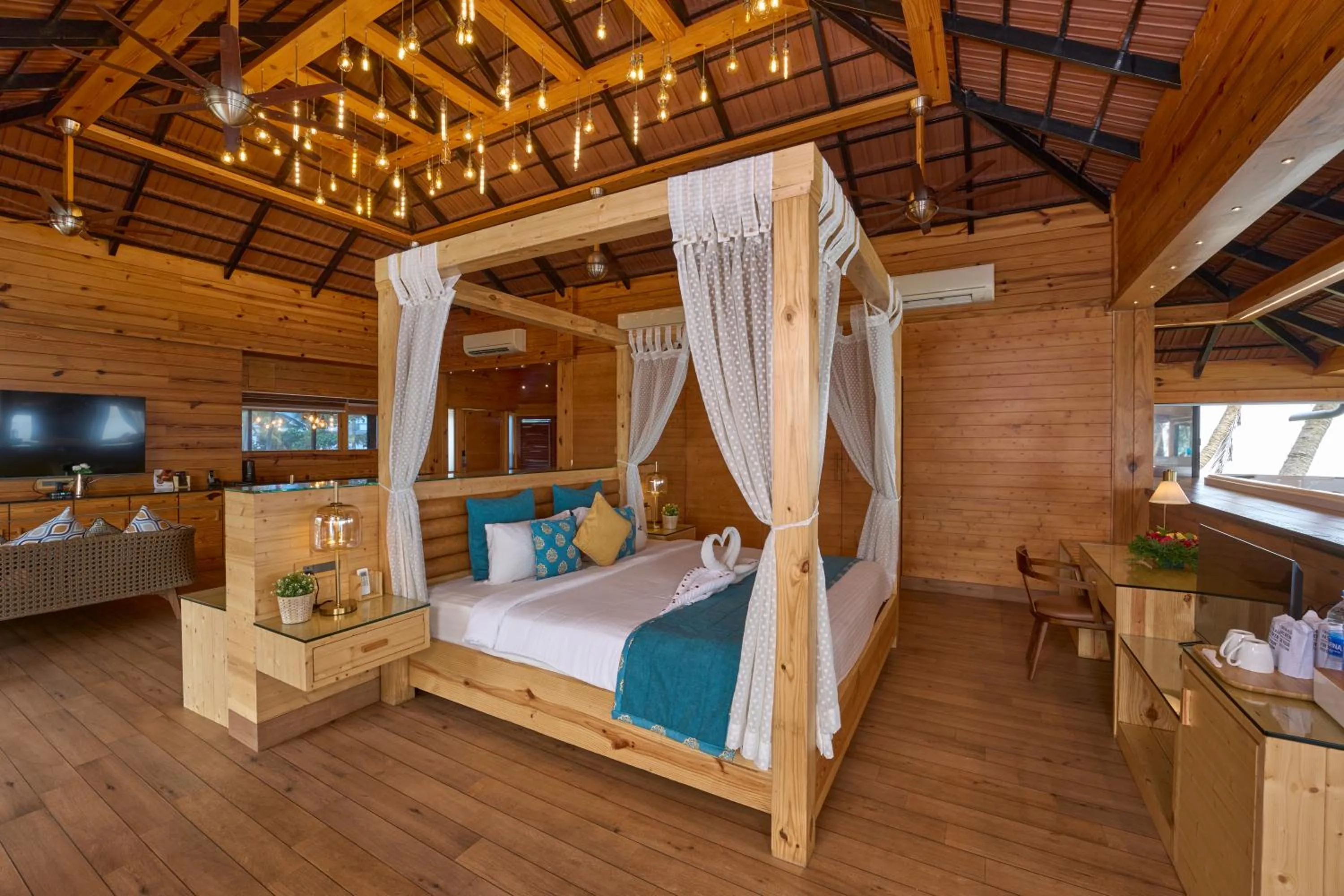 Bed in Maliekal Heritance Cherai Beach Cochin