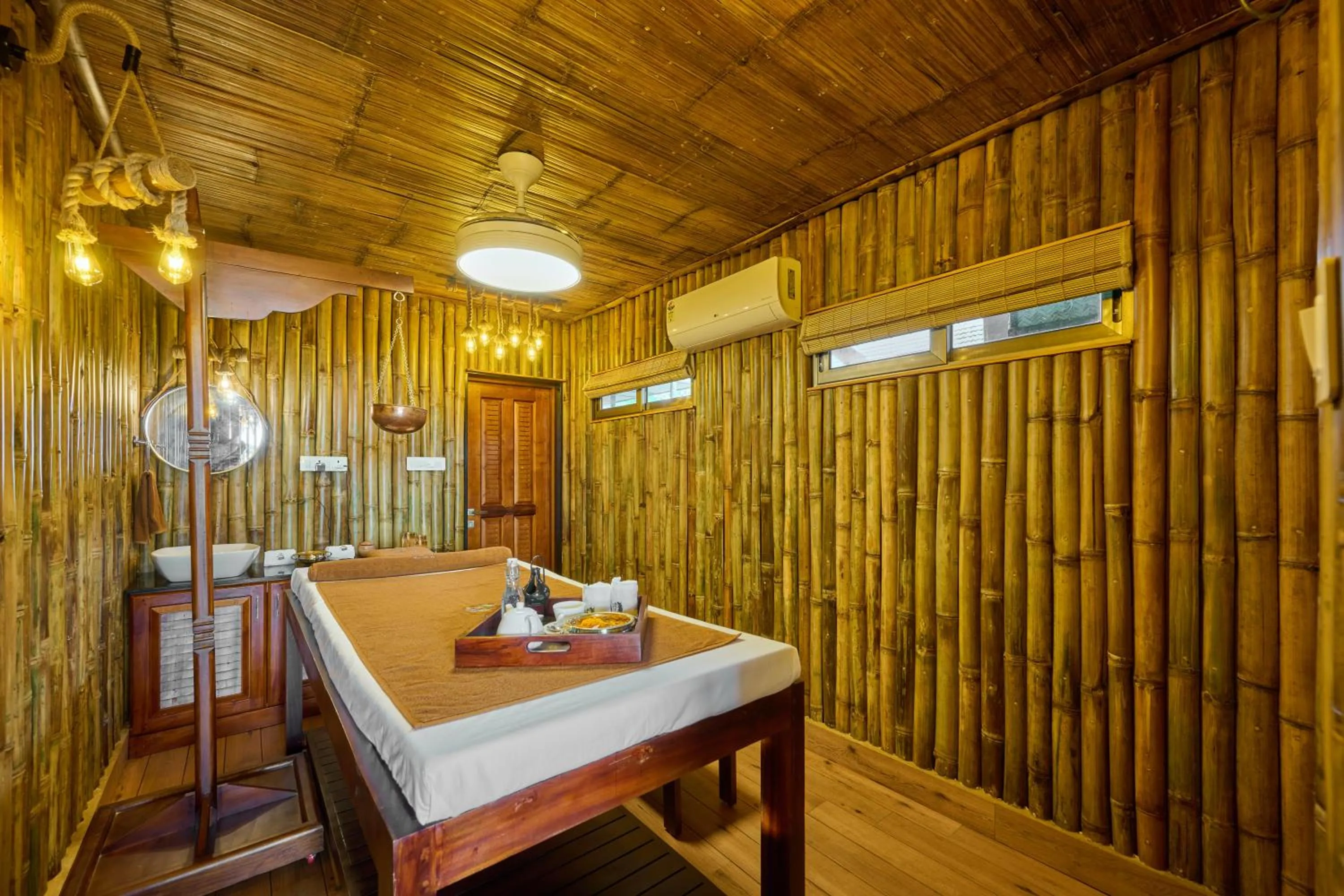 Maliekal Heritance Cherai Beach Cochin