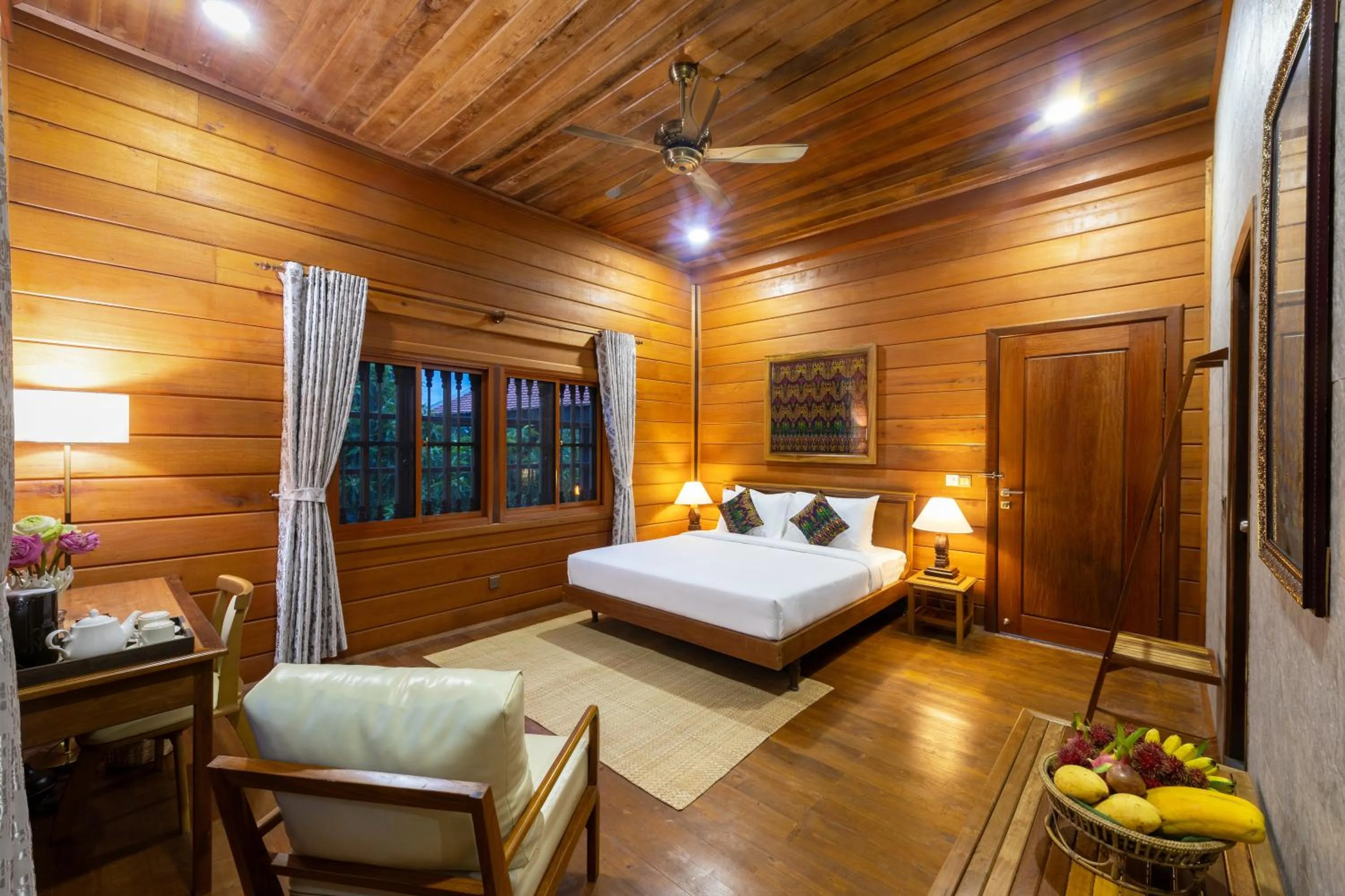 Photo of the whole room, Bed in Atoh's Maison