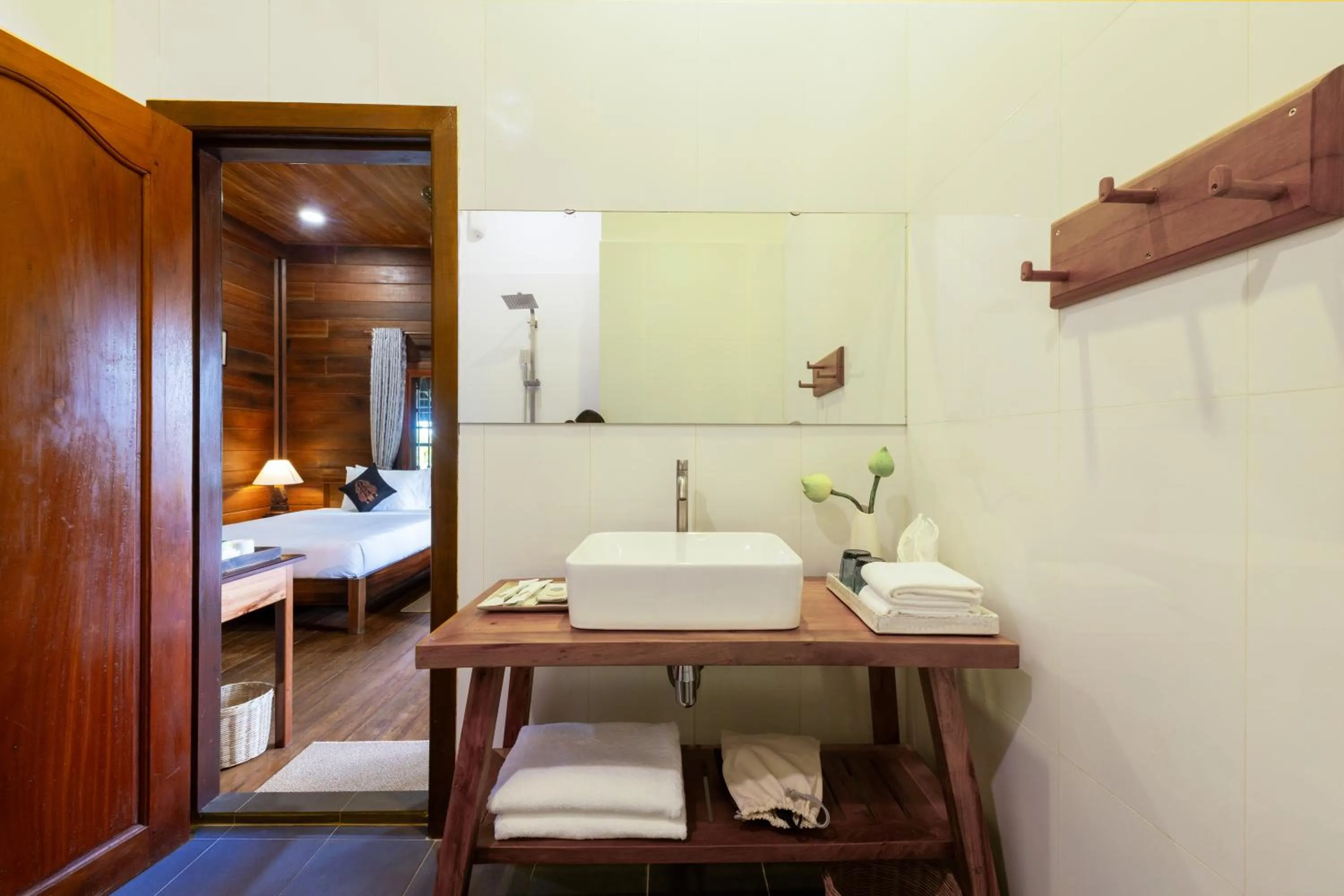 Bathroom, Bed in Atoh's Maison