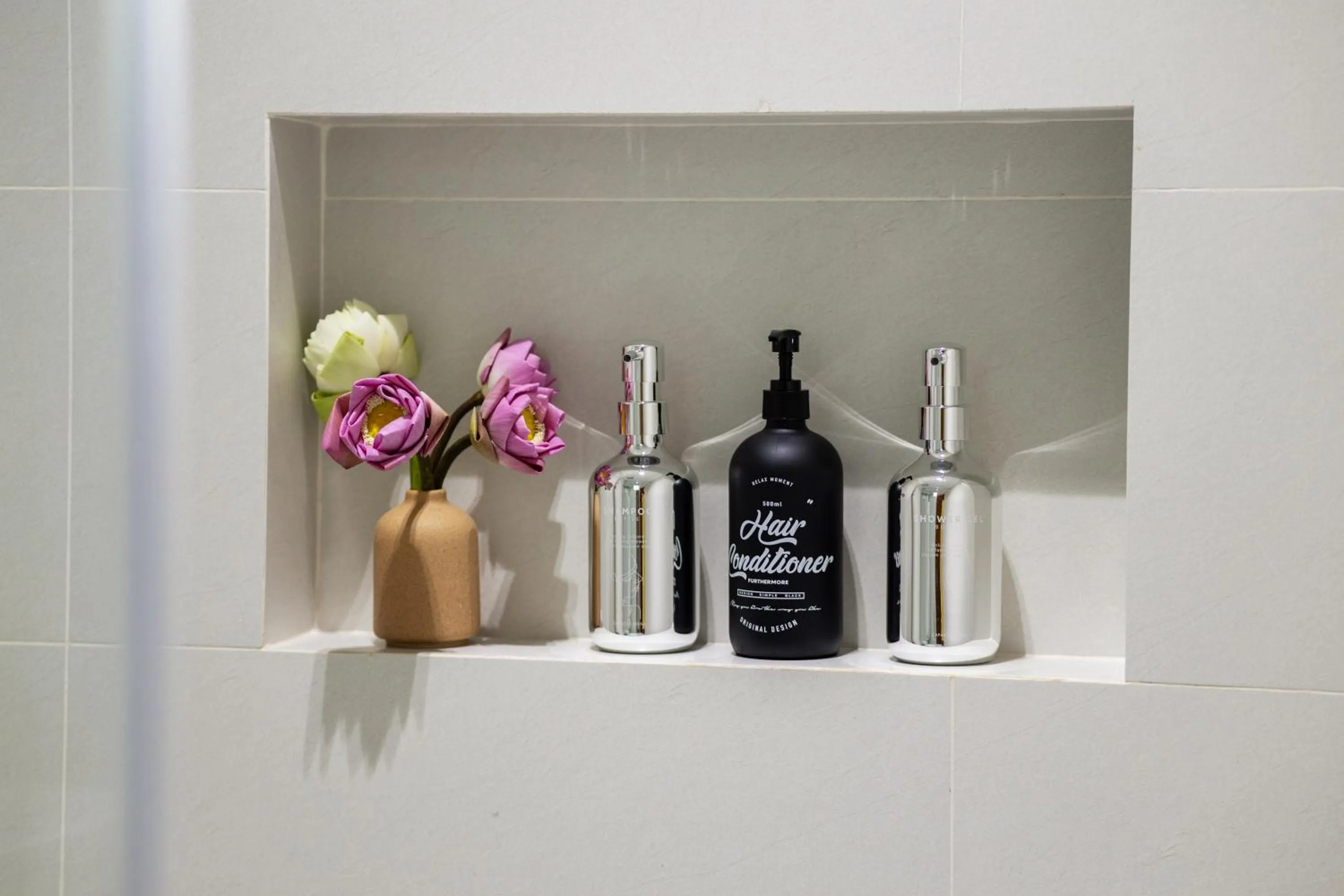 Shower in Atoh's Maison