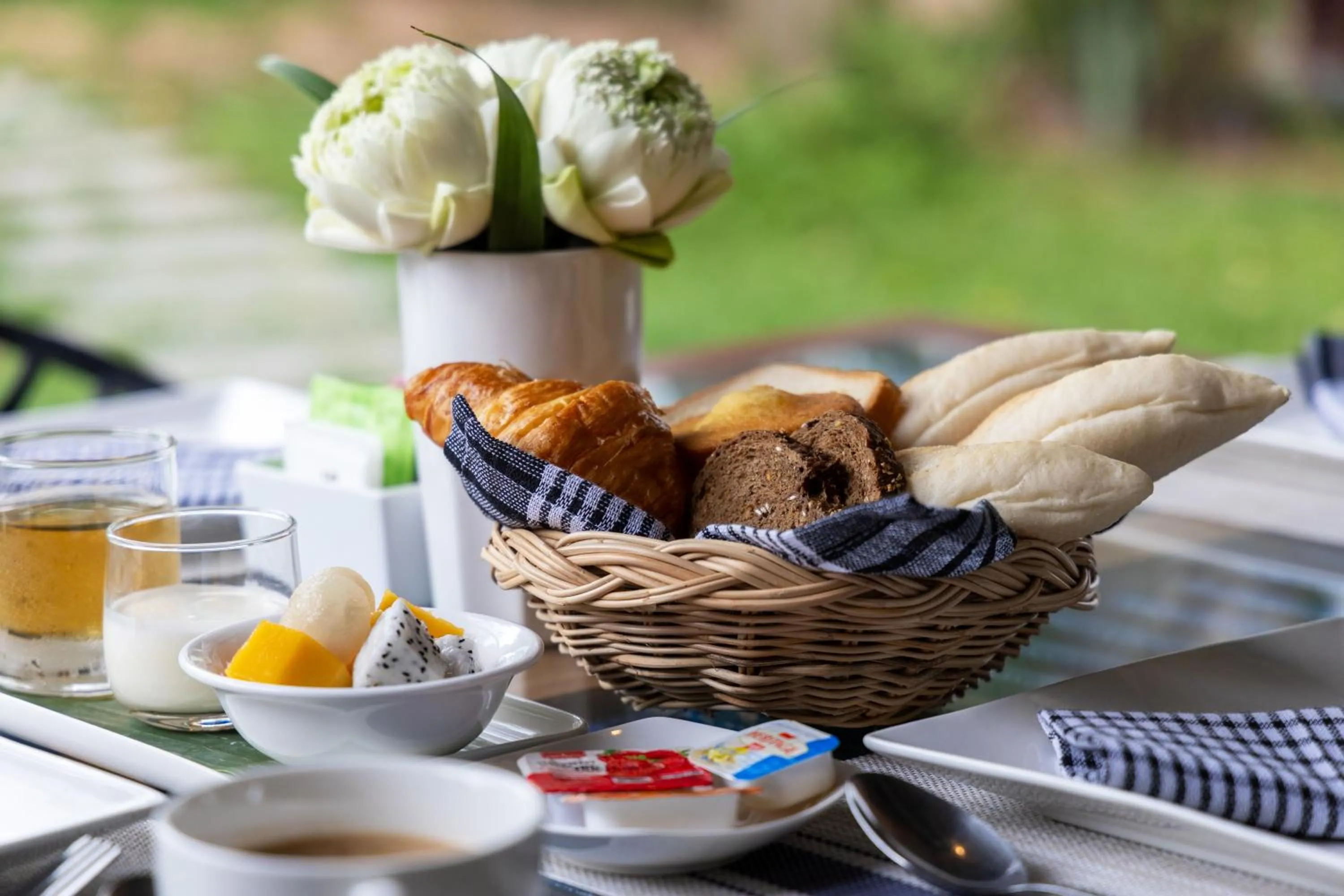 Food in Atoh's Maison