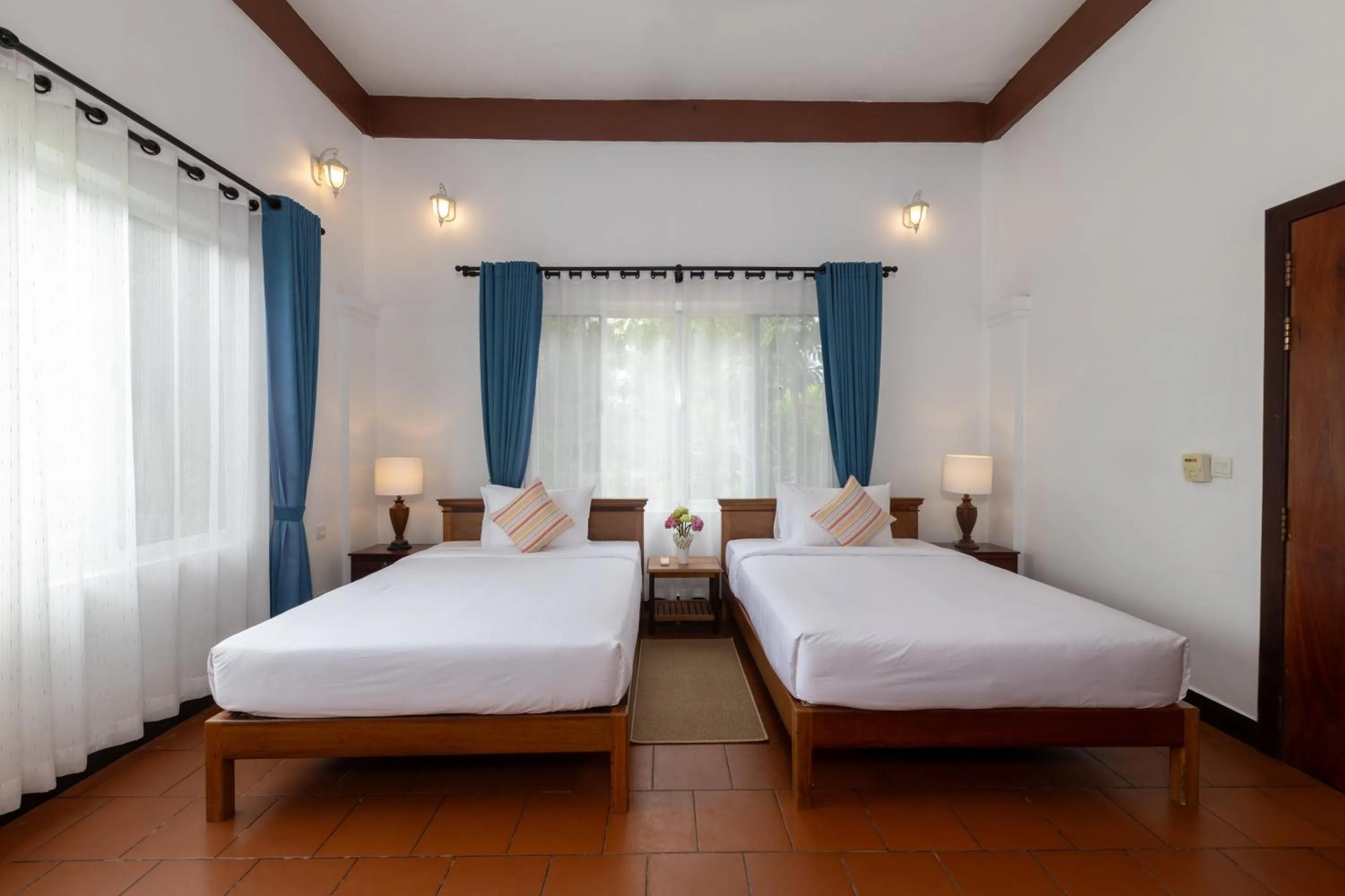 Property building, Bed in Atoh's Maison