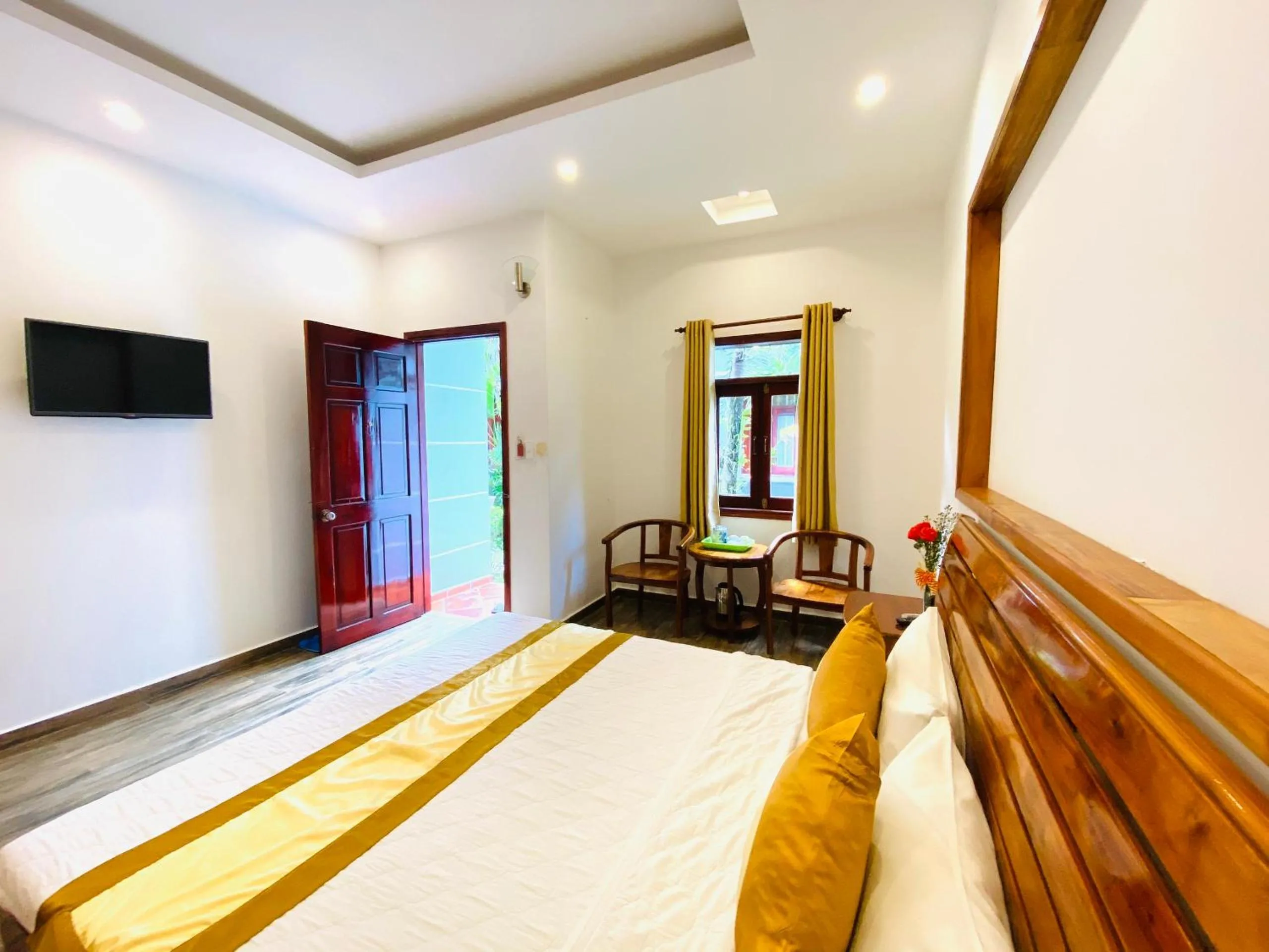 Bedroom, Bed in Dong Xuan Hong Hotel