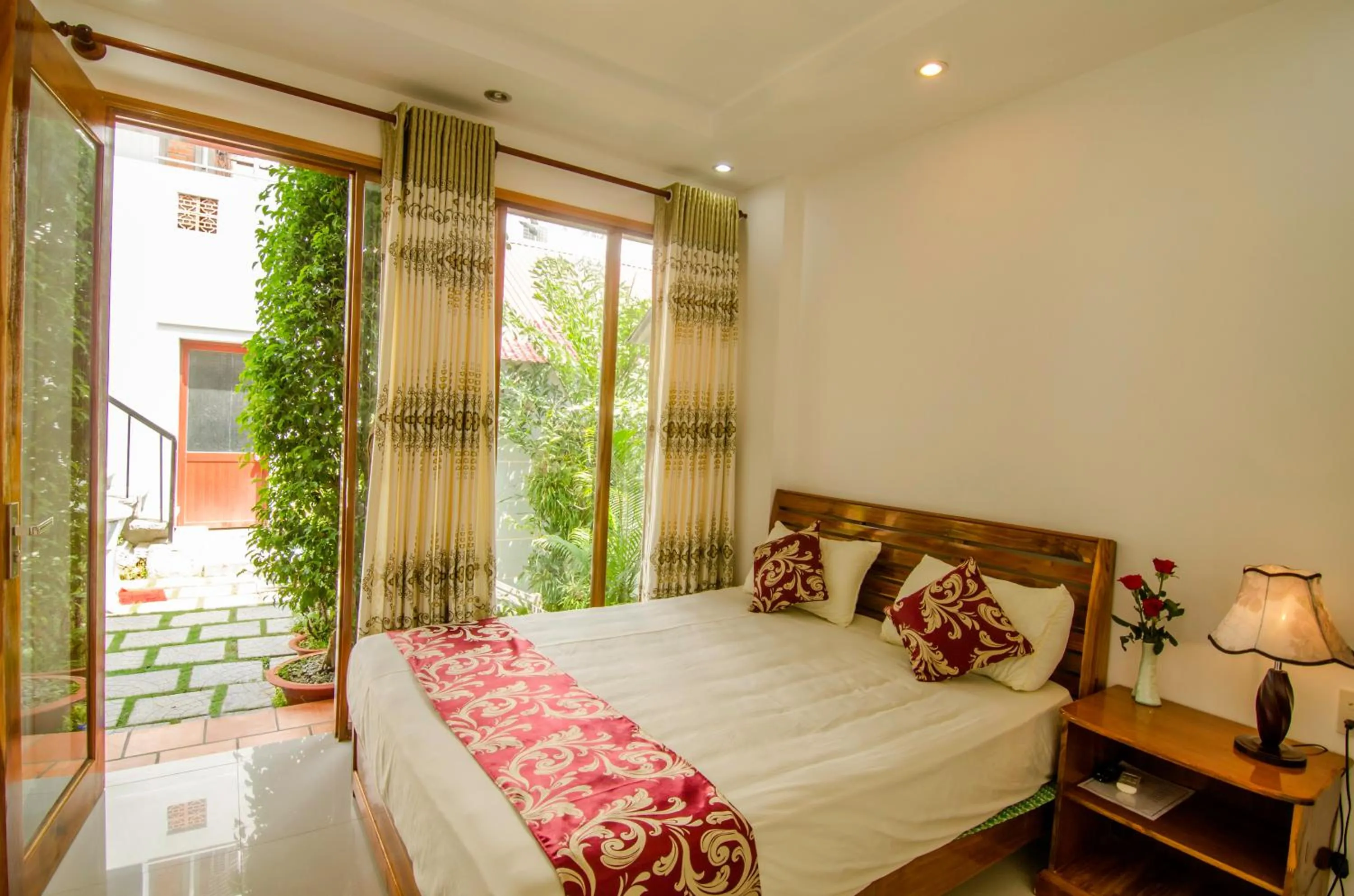 Bed in Dong Xuan Hong Hotel