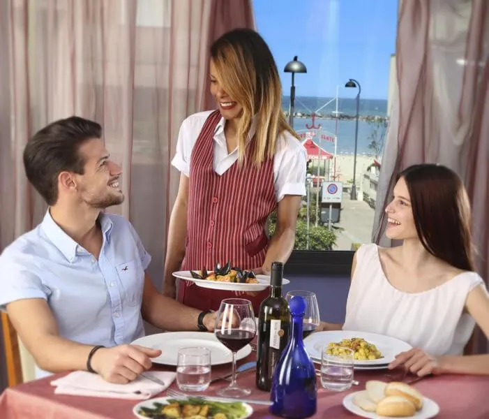 Restaurant/places to eat in Hotel Marcus