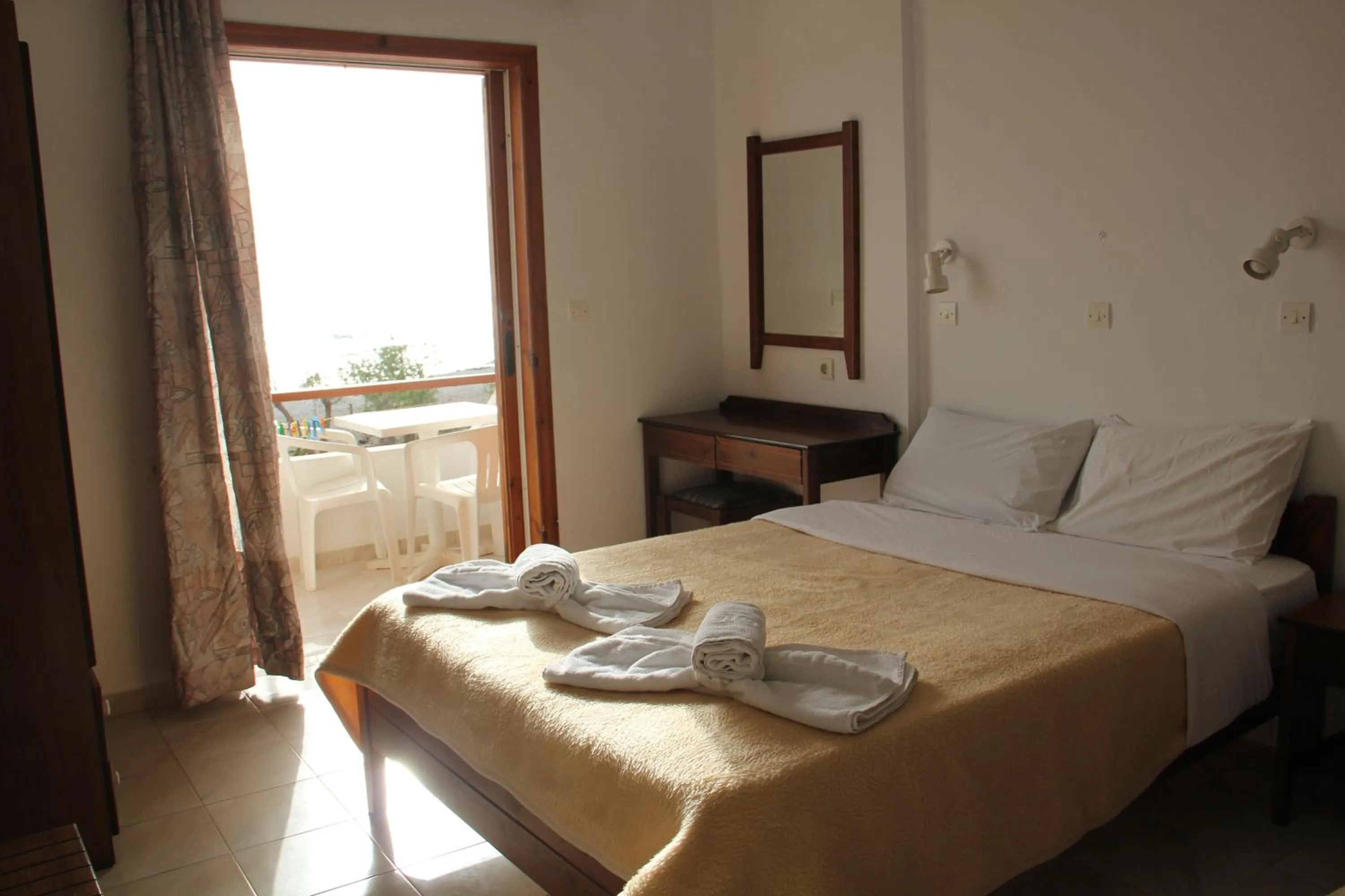 Photo of the whole room, Bed in Studios Stavris