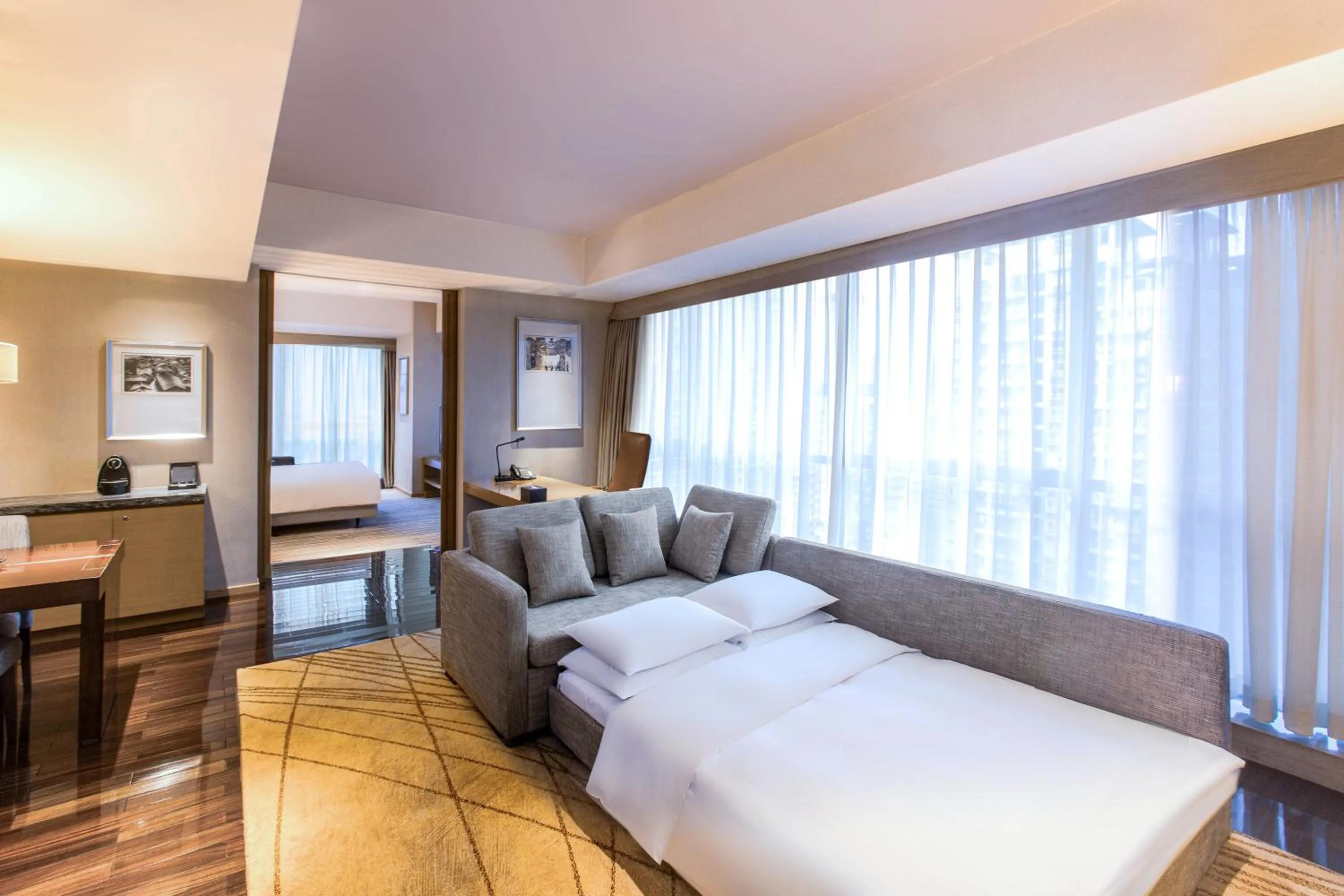 Living room, Bed in Hyatt Regency Chongqing Hotel
