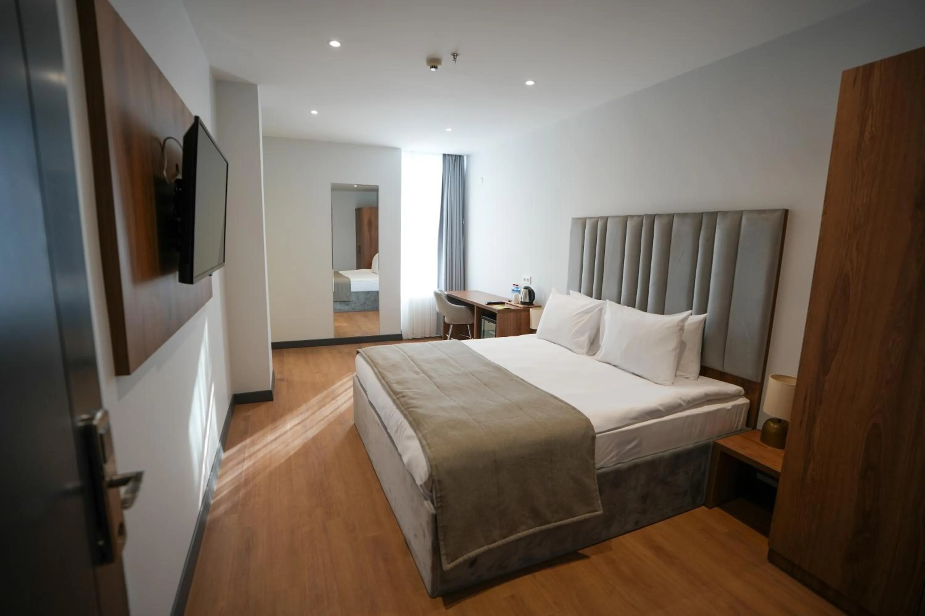 Photo of the whole room, Bed in Business Life Hotel Güneşli