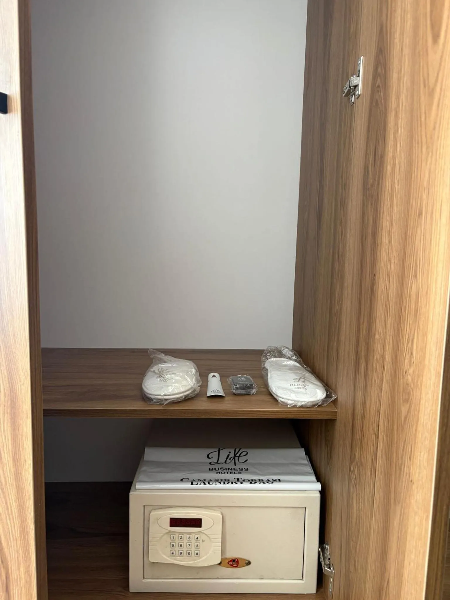 safe in Business Life Hotel Güneşli