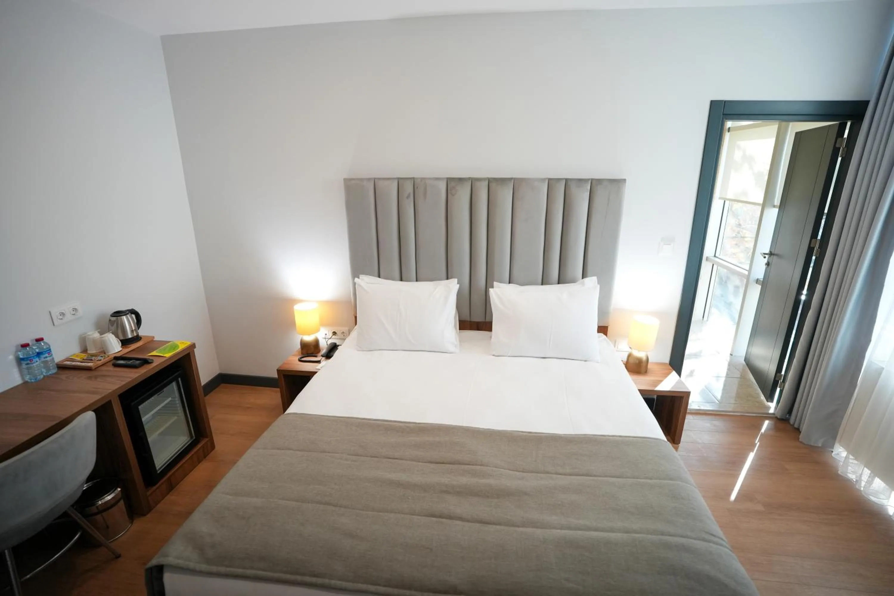 Photo of the whole room, Bed in Business Life Hotel Güneşli