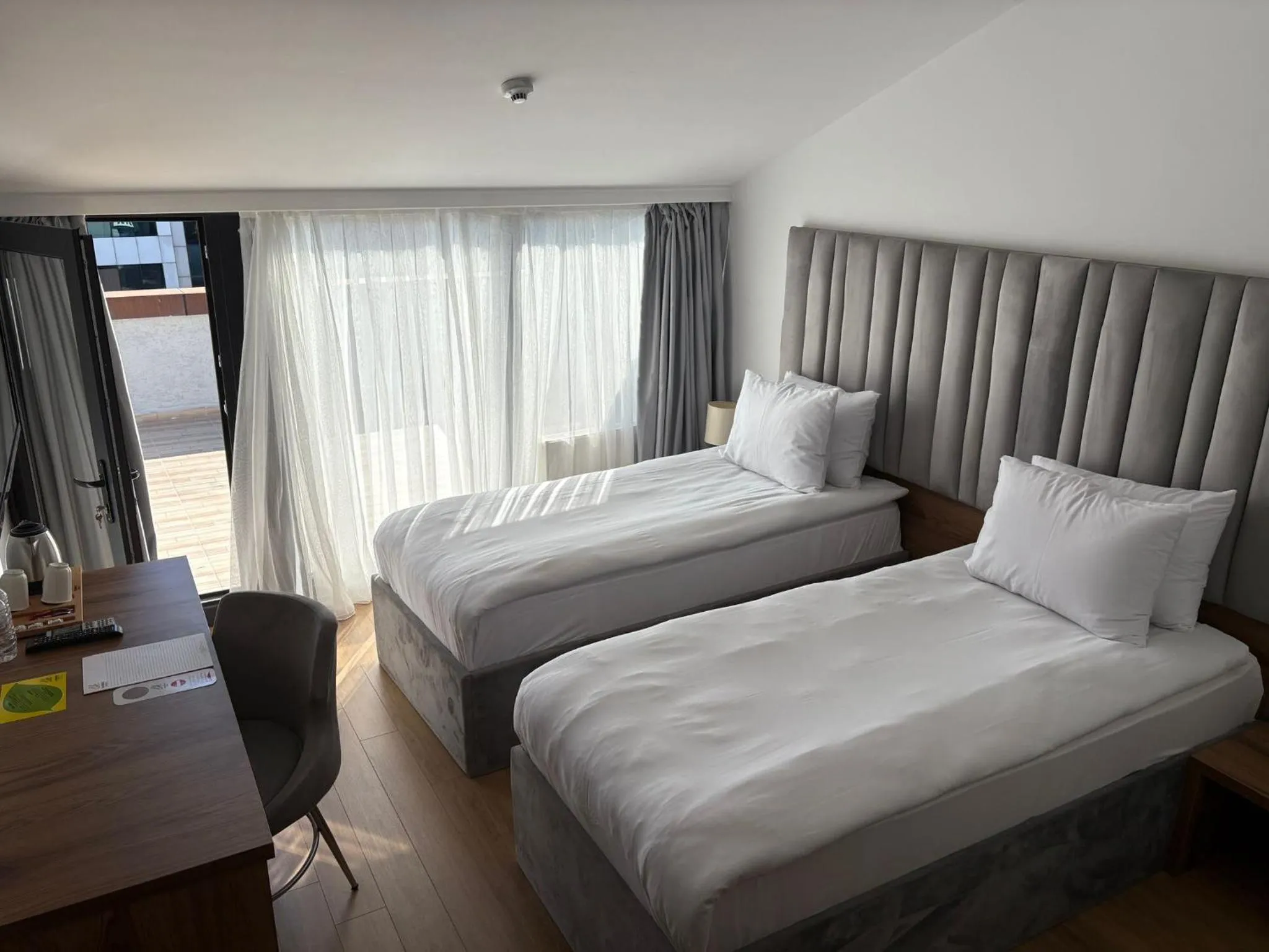 Photo of the whole room, Bed in Business Life Hotel Güneşli