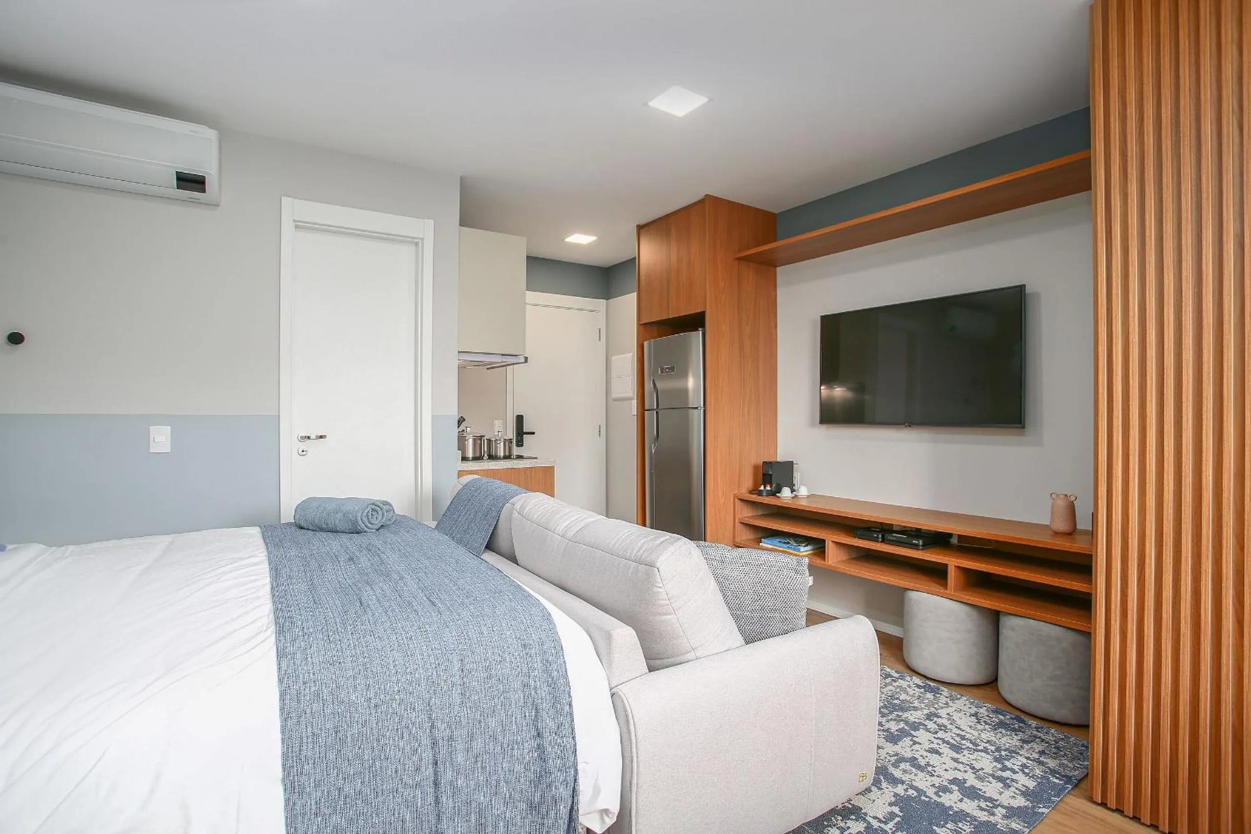 Bed in DSG Itaim by Conviva