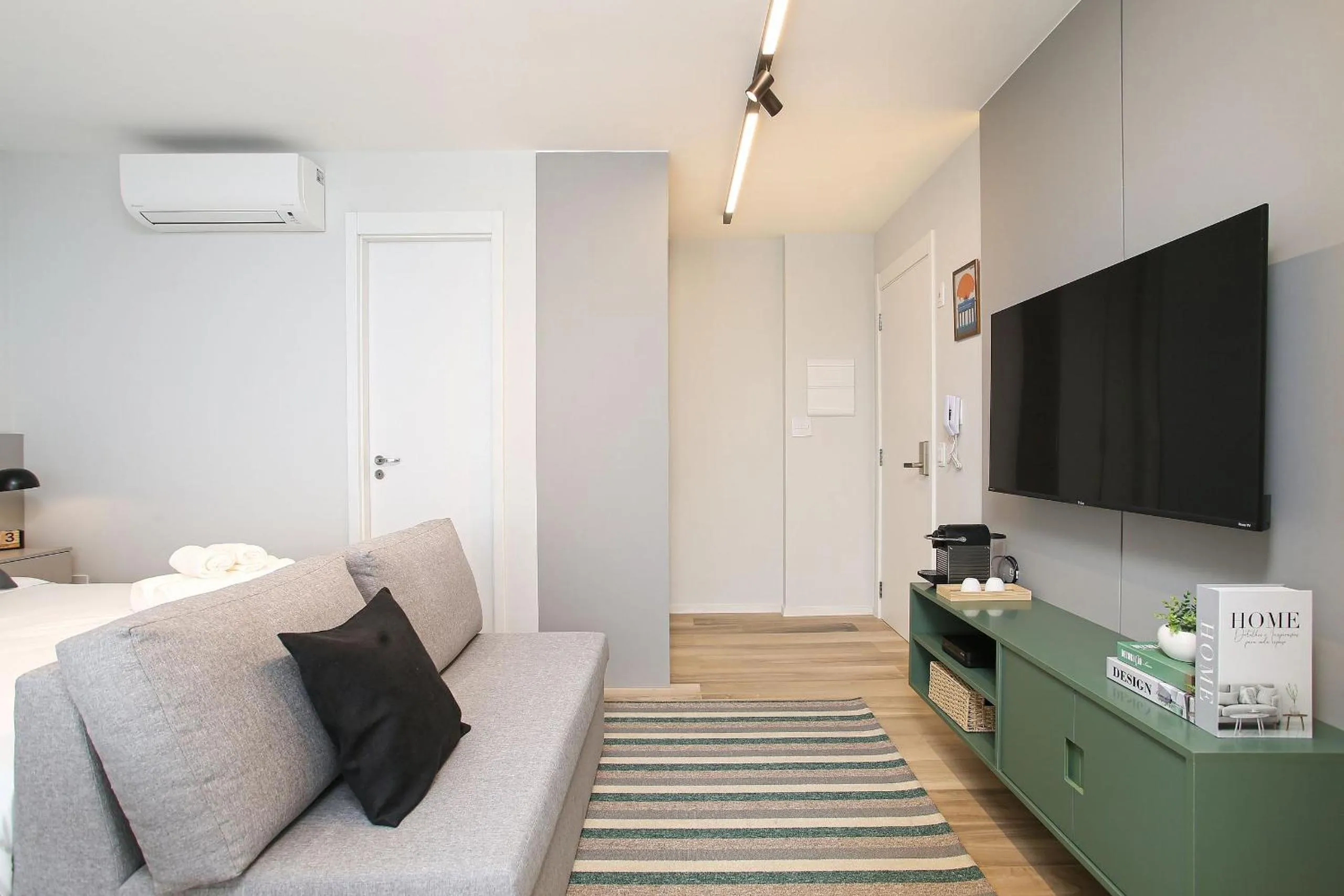 Living room in DSG Itaim by Conviva