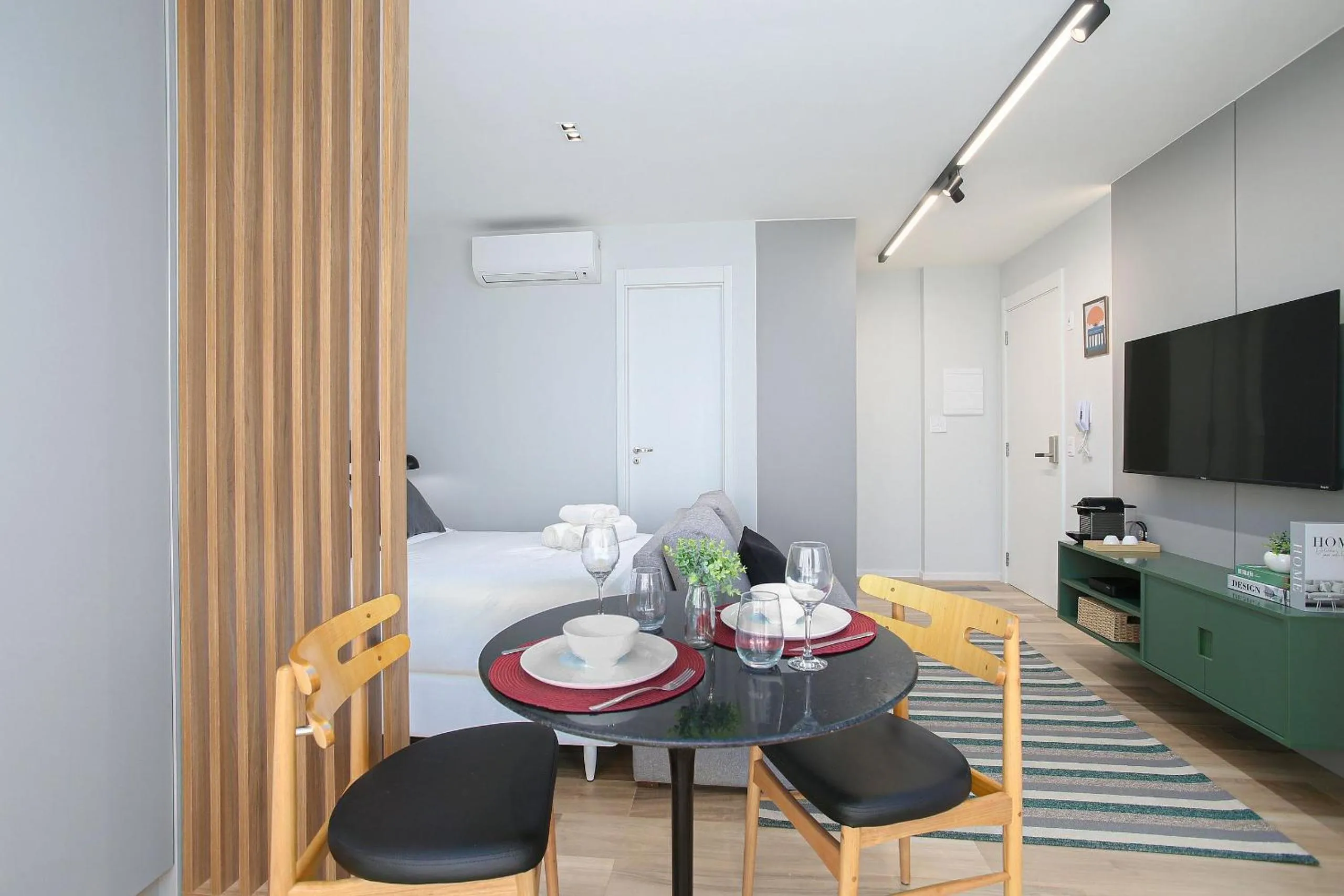 Bed in DSG Itaim by Conviva