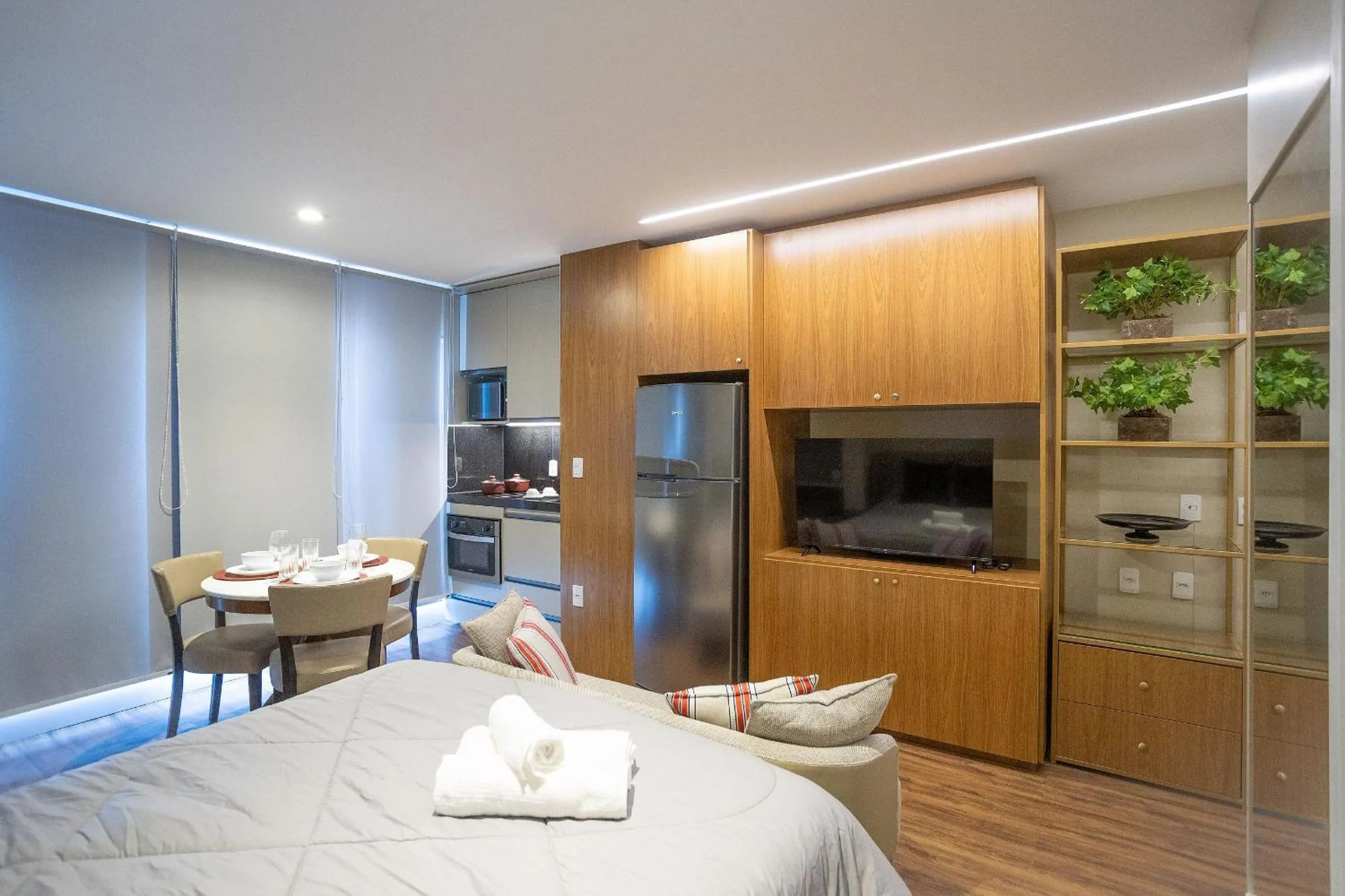 Bedroom, Bed in DSG Itaim by Conviva