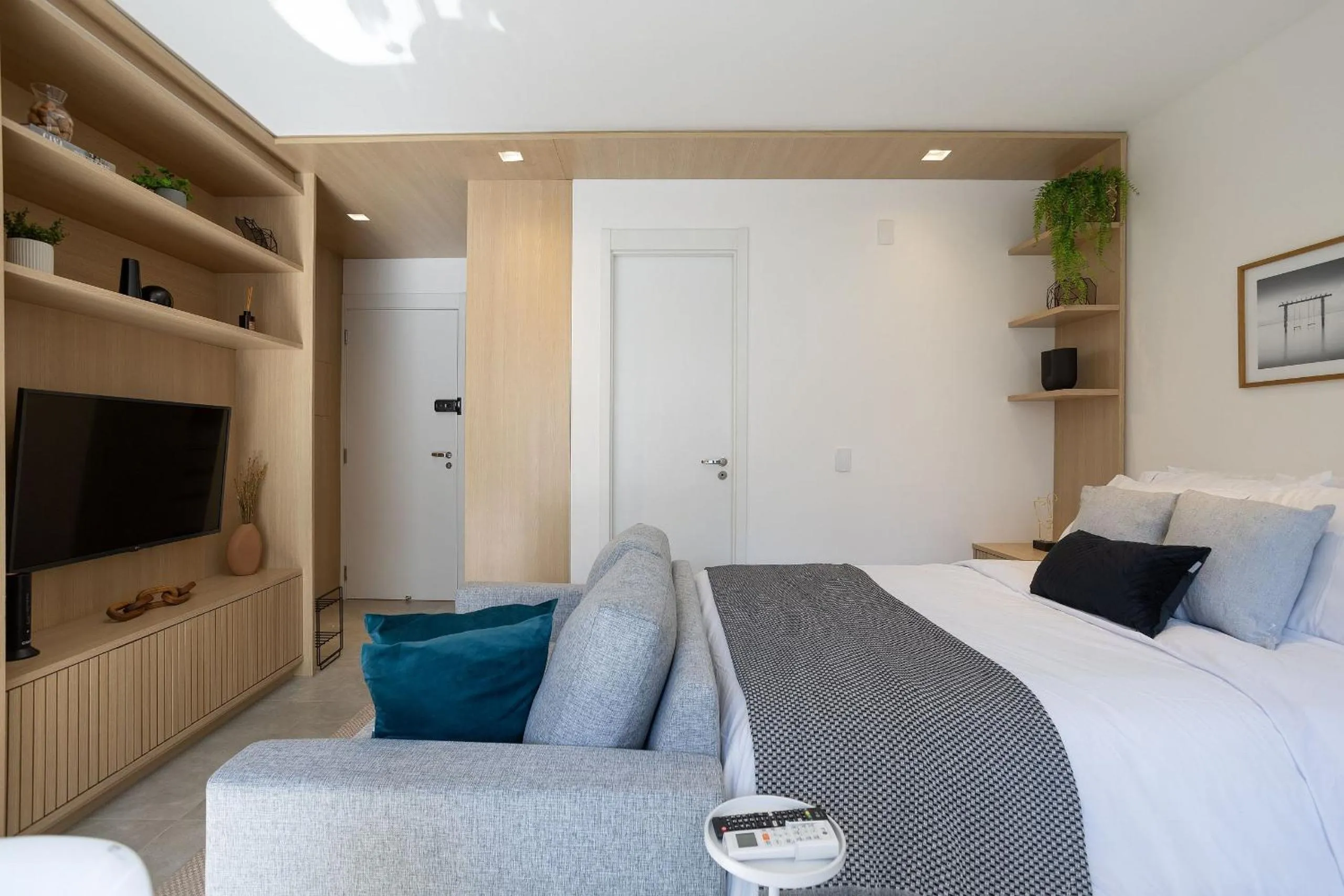 Bedroom, Bed in DSG Itaim by Conviva