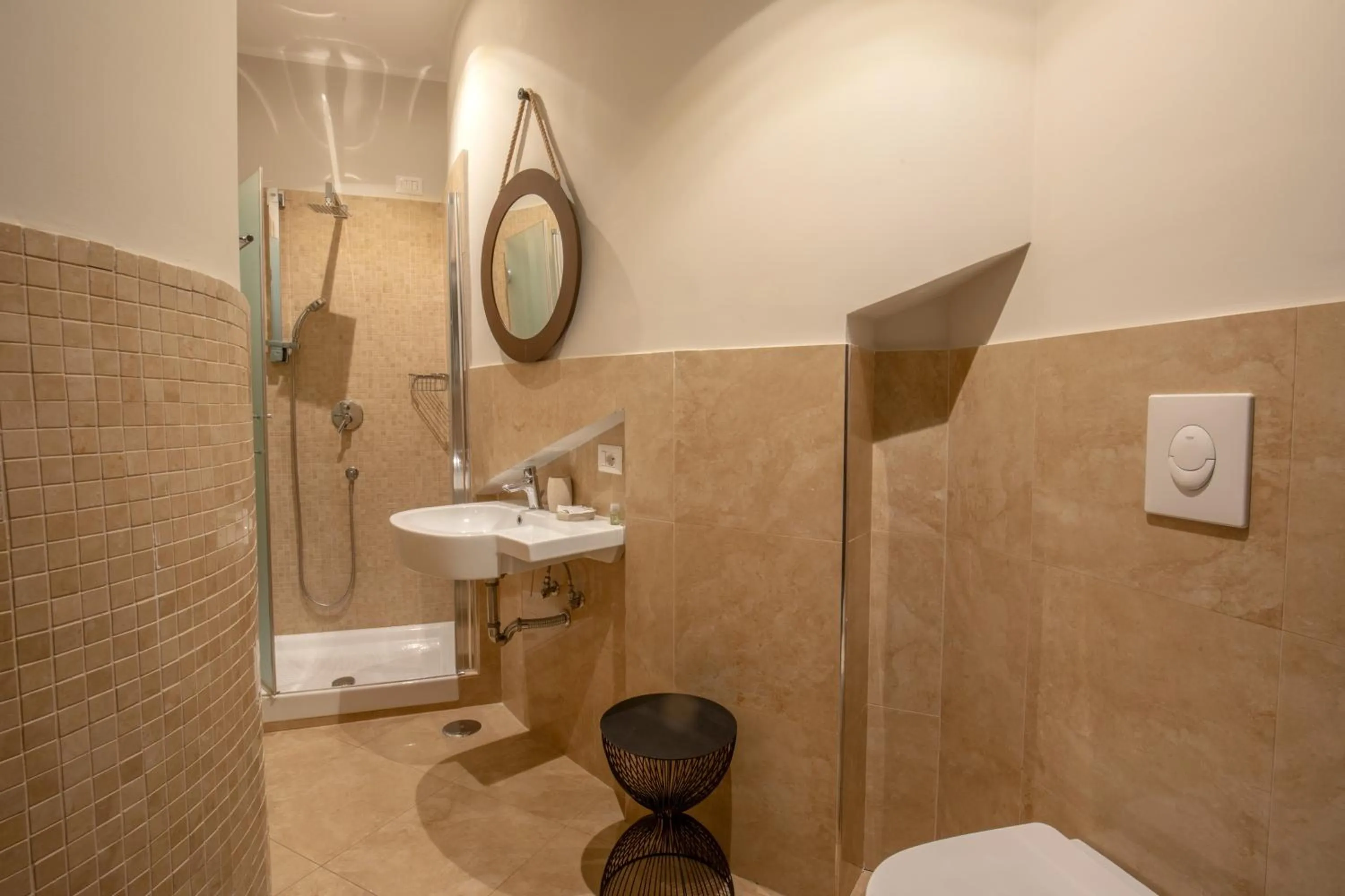 Shower in Daplace - Gran Torino Suites