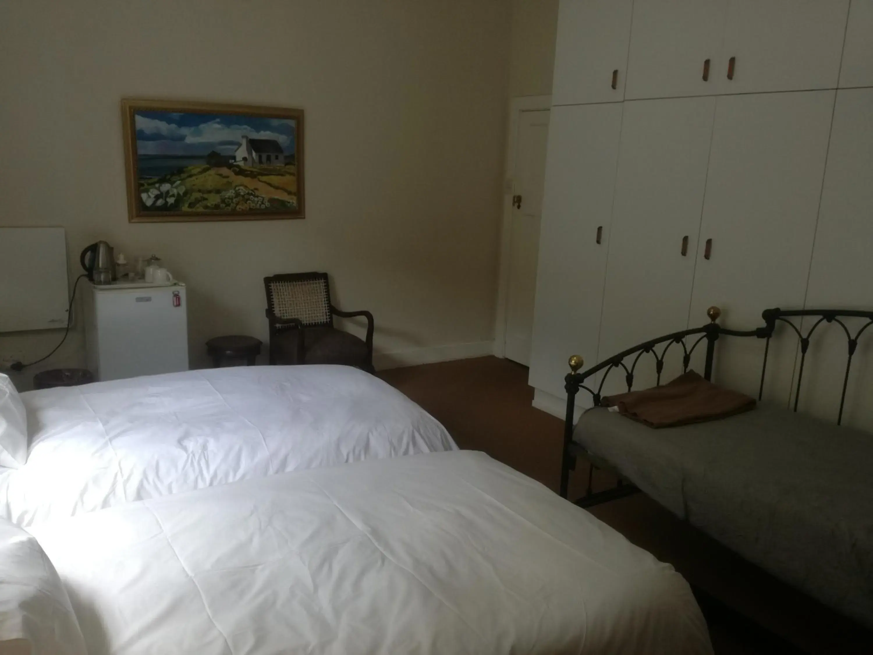 Twin Room with Private Bathroom - single occupancy in Valley Guest House Twin Room with Private Bathroom - single occupancy in Valley Guest House