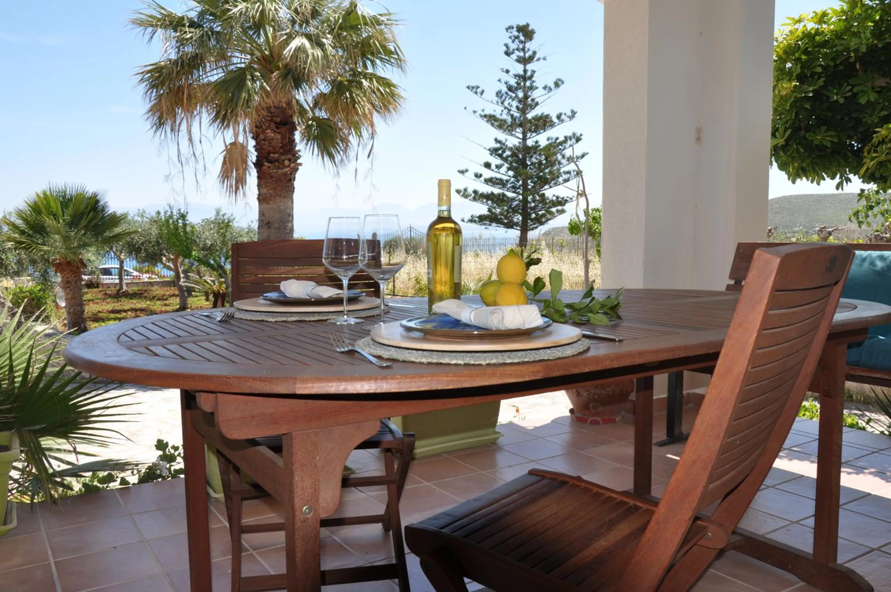 Dining area in Villa Cala Rossa Antonella