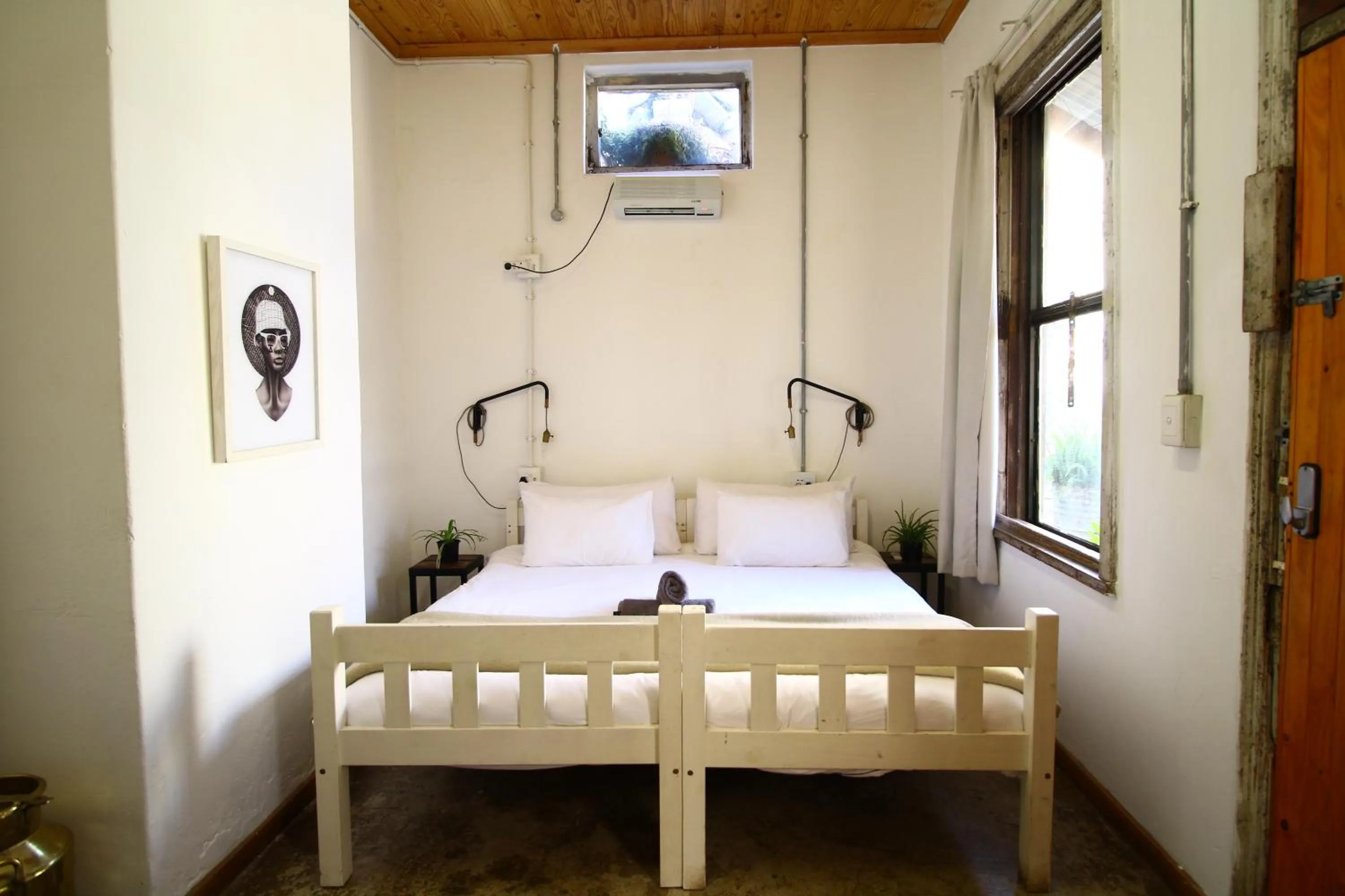 Bed in CURIOCITY Backpackers Johannesburg