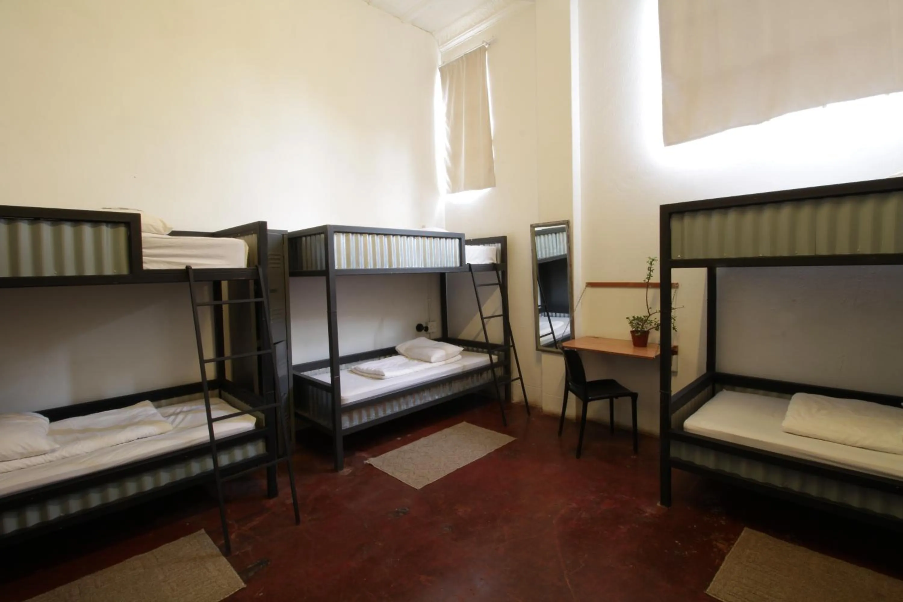 bunk bed, Bed in CURIOCITY Backpackers Johannesburg