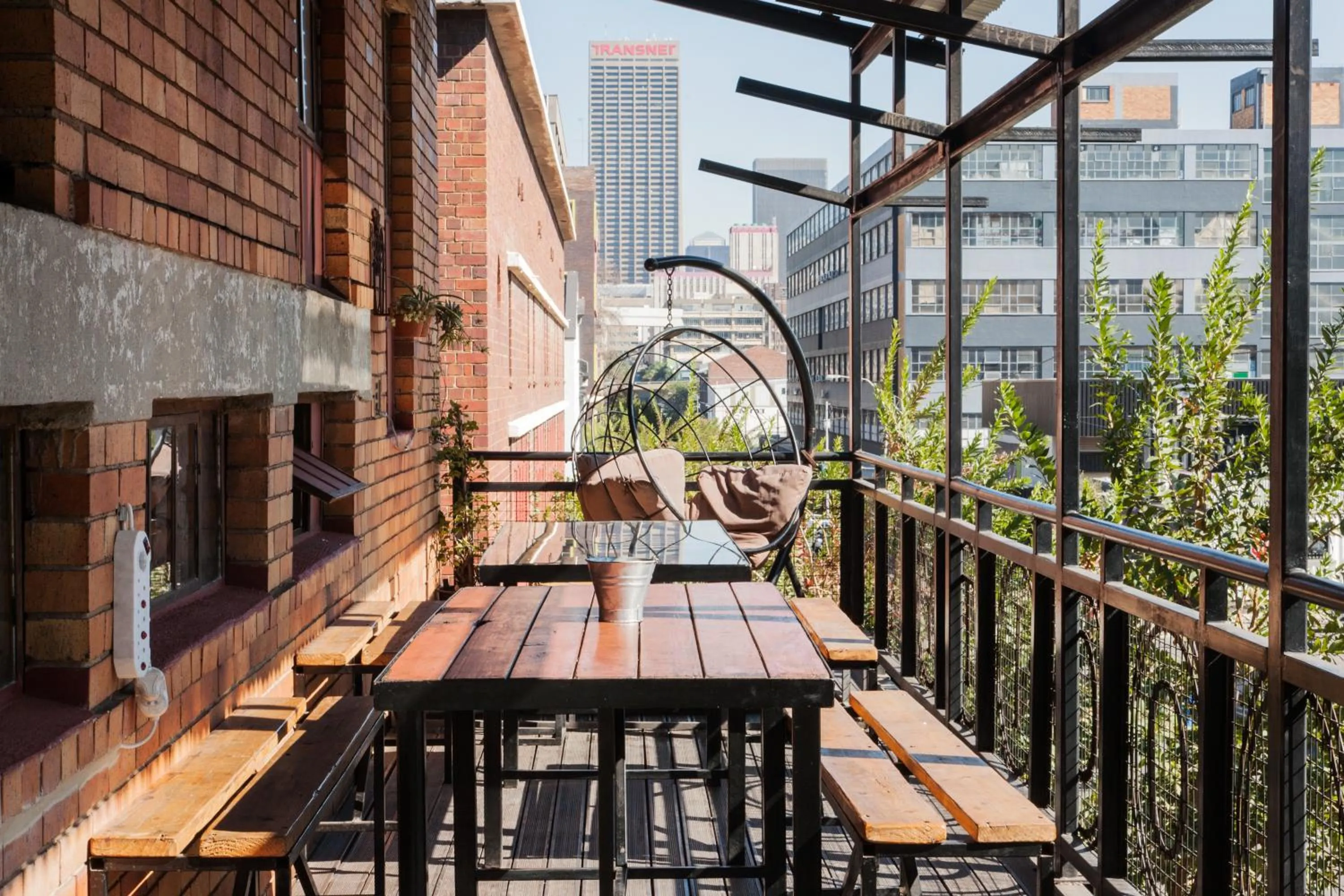 Balcony/Terrace in CURIOCITY Backpackers Johannesburg