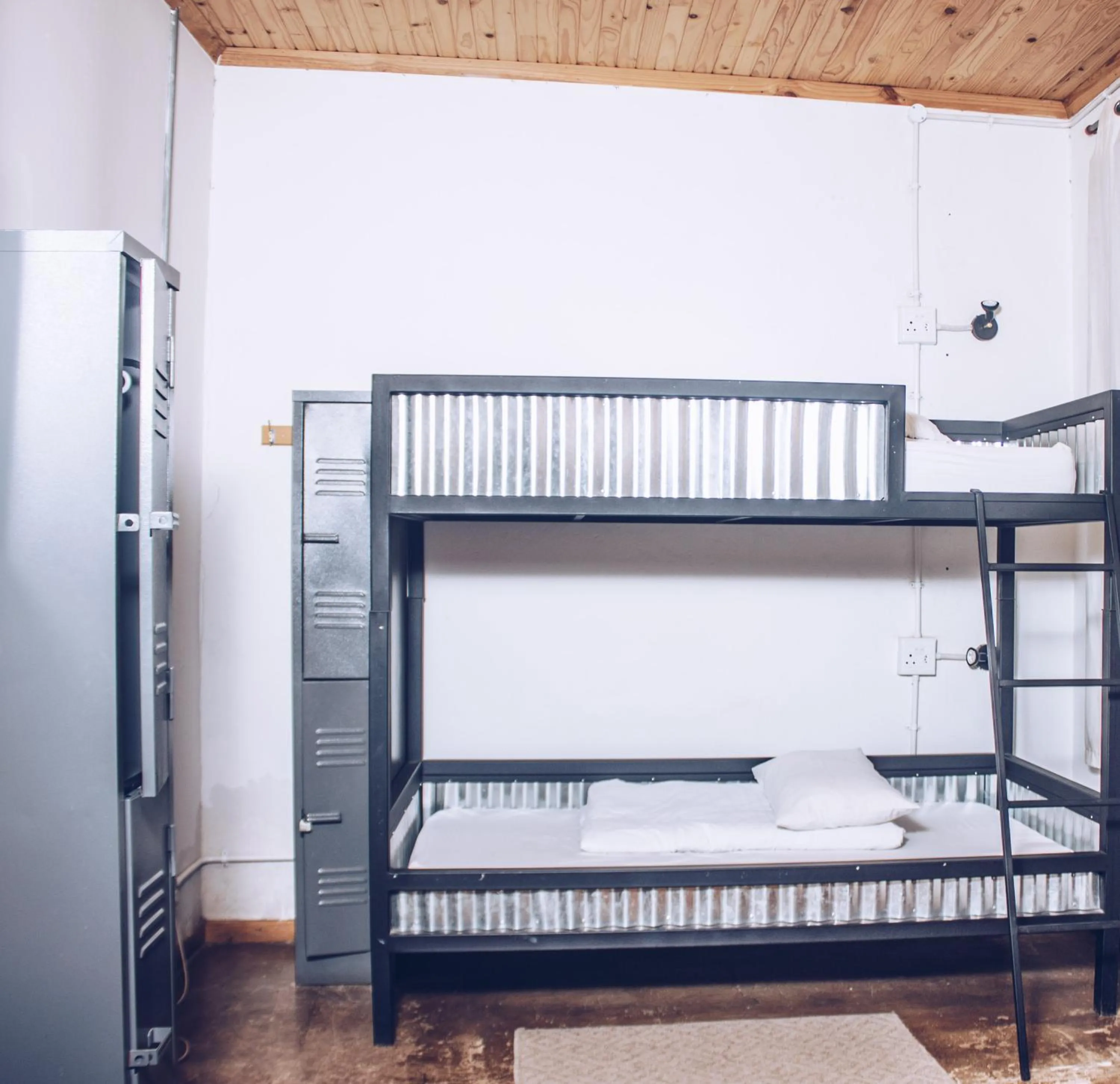 bunk bed, Bed in CURIOCITY Backpackers Johannesburg