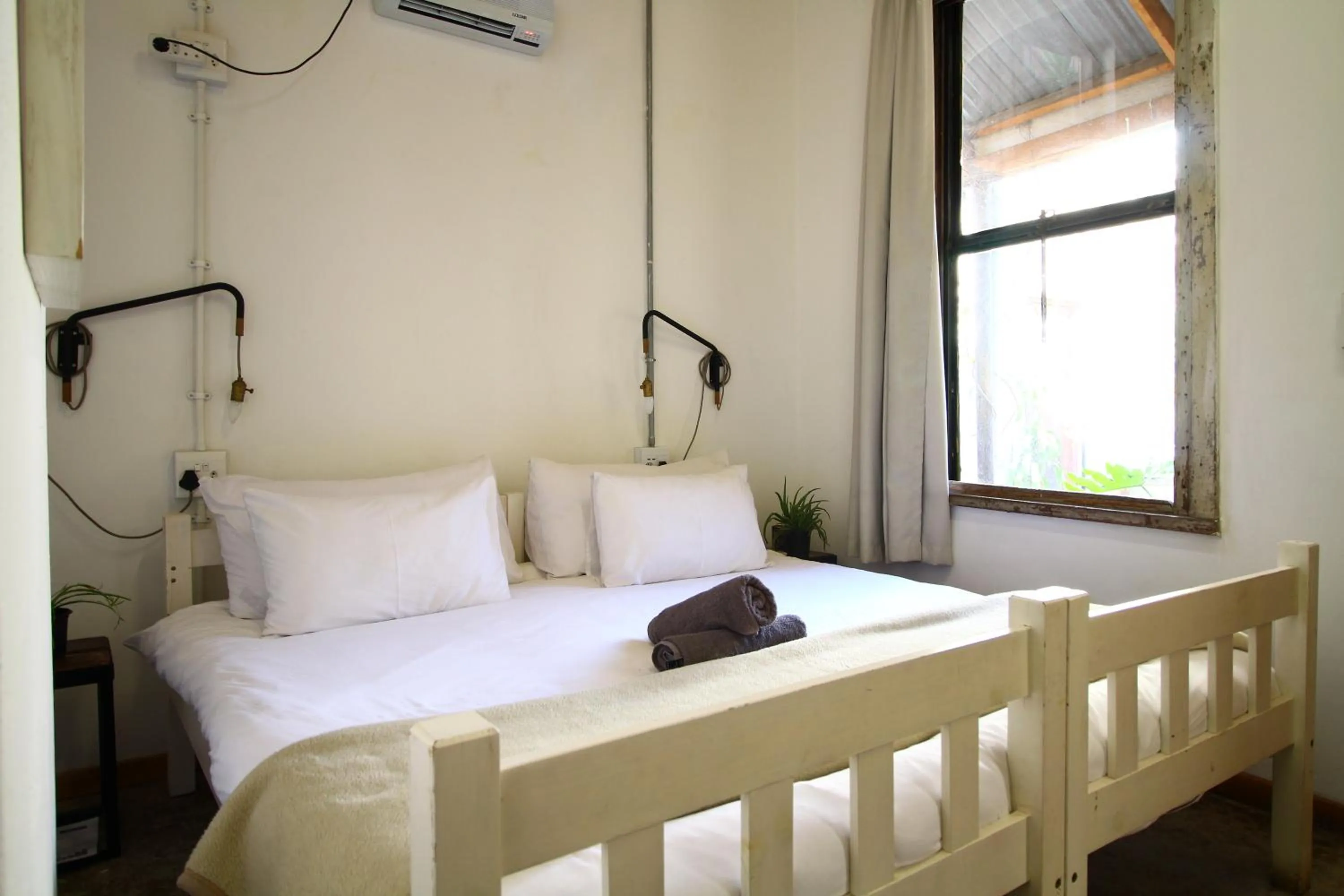 Bed in CURIOCITY Backpackers Johannesburg