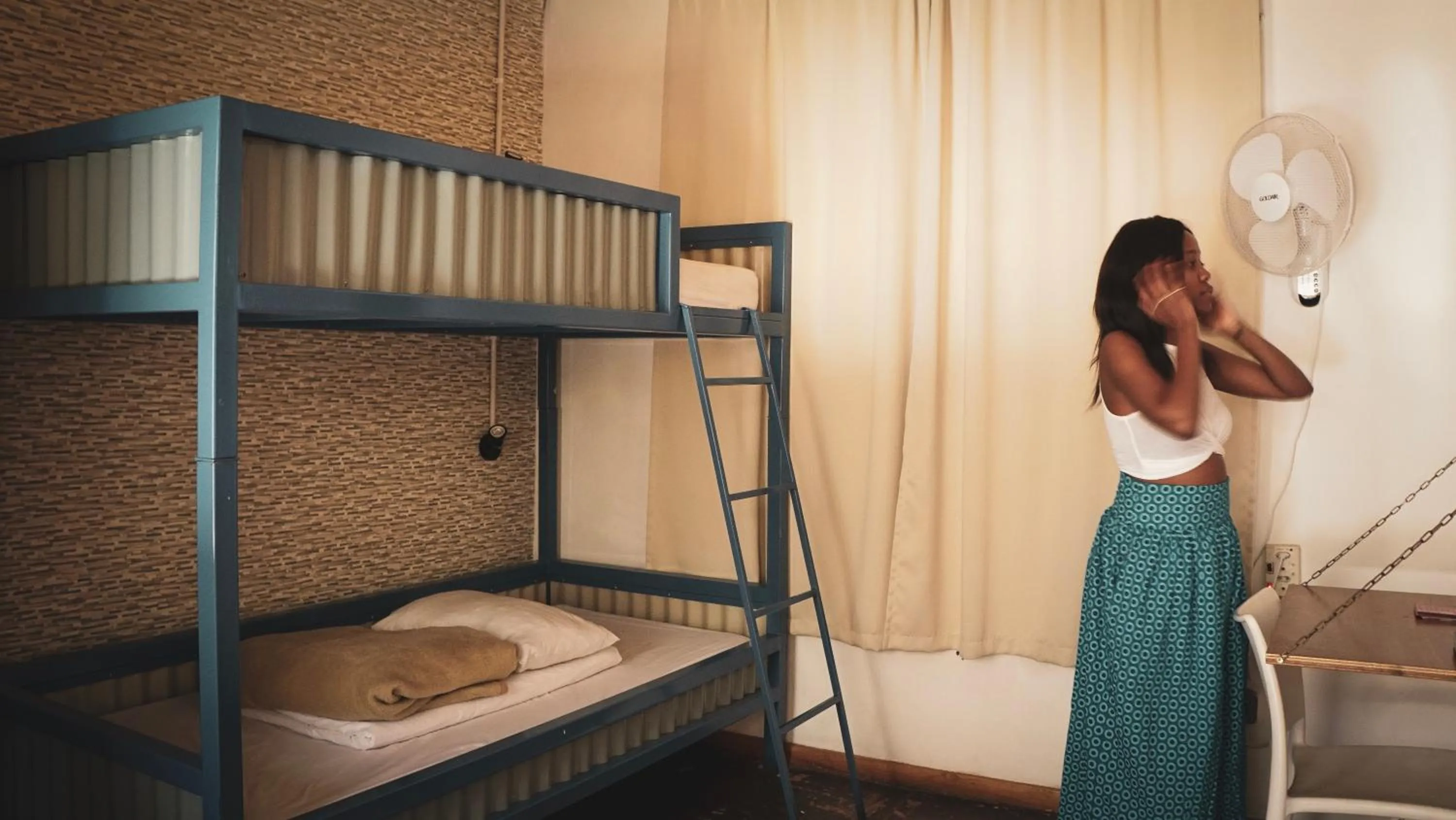 bunk bed, Bed in CURIOCITY Backpackers Johannesburg