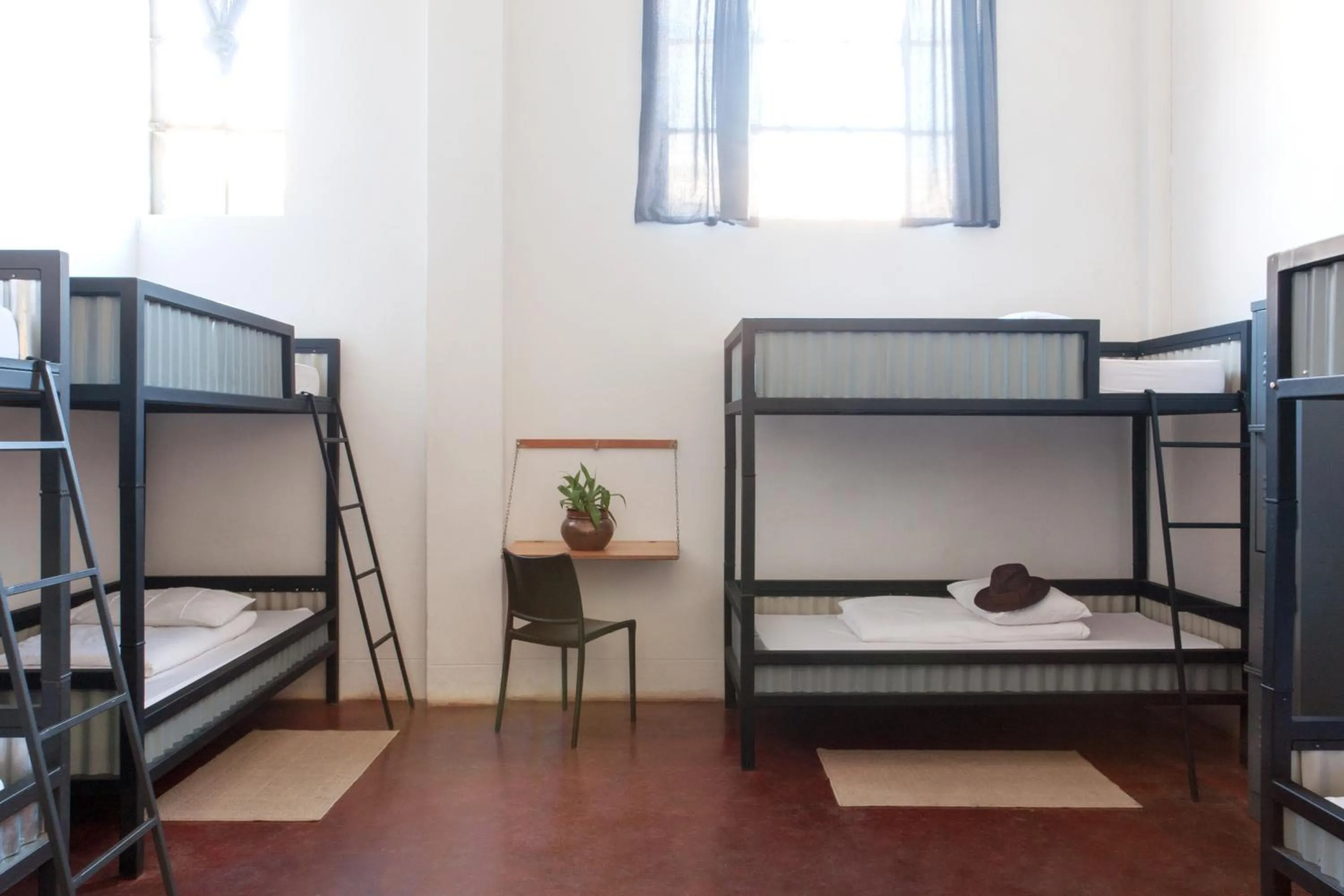 bunk bed, Bed in CURIOCITY Backpackers Johannesburg