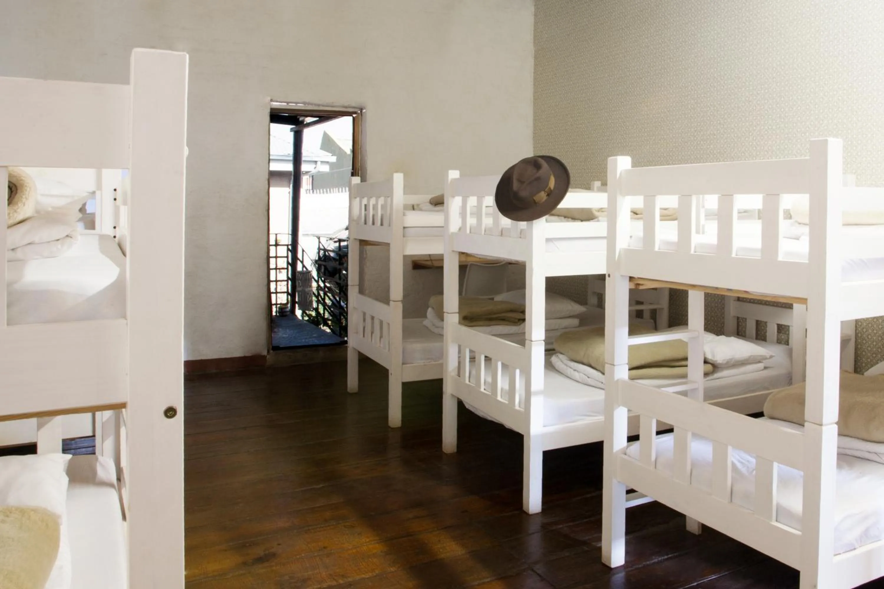 bunk bed, Bed in CURIOCITY Backpackers Johannesburg